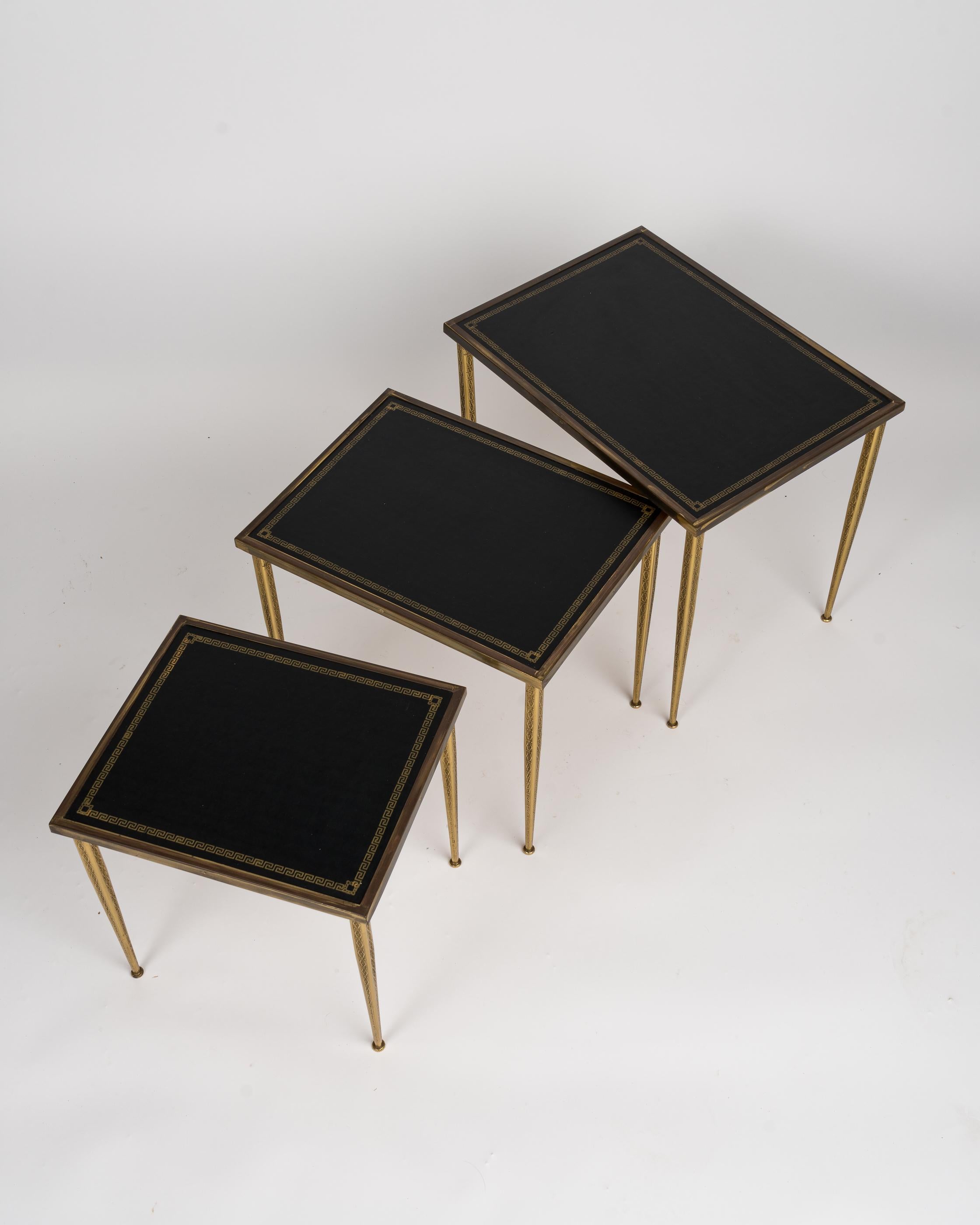 Three Neoclassical Brass & Black Leather Nesting Tables, Belgium, 1960's In Good Condition For Sale In New York, NY