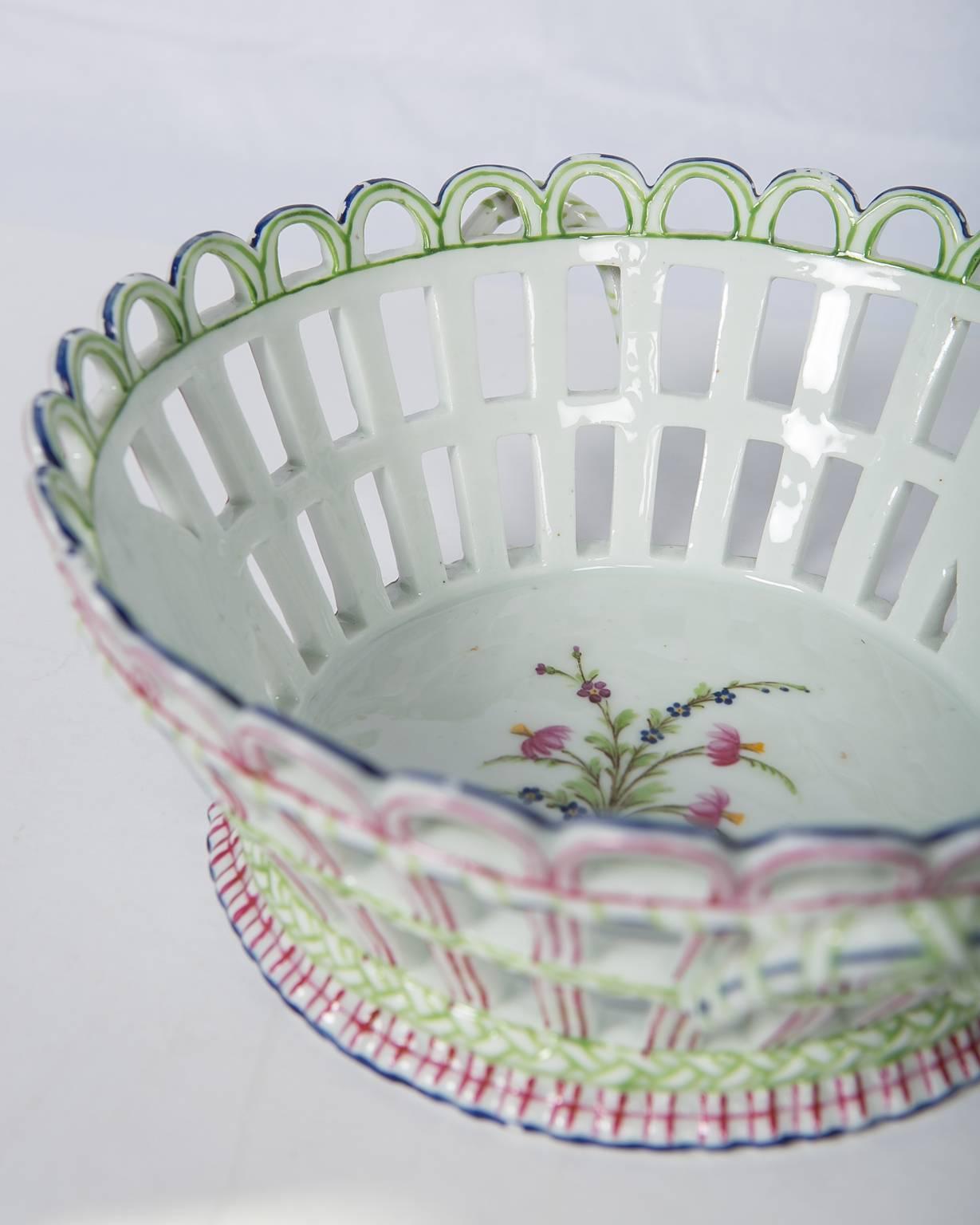 Three Antique Porcelain Pink and Green Niderviller Open-Work Baskets Circa 1800 1