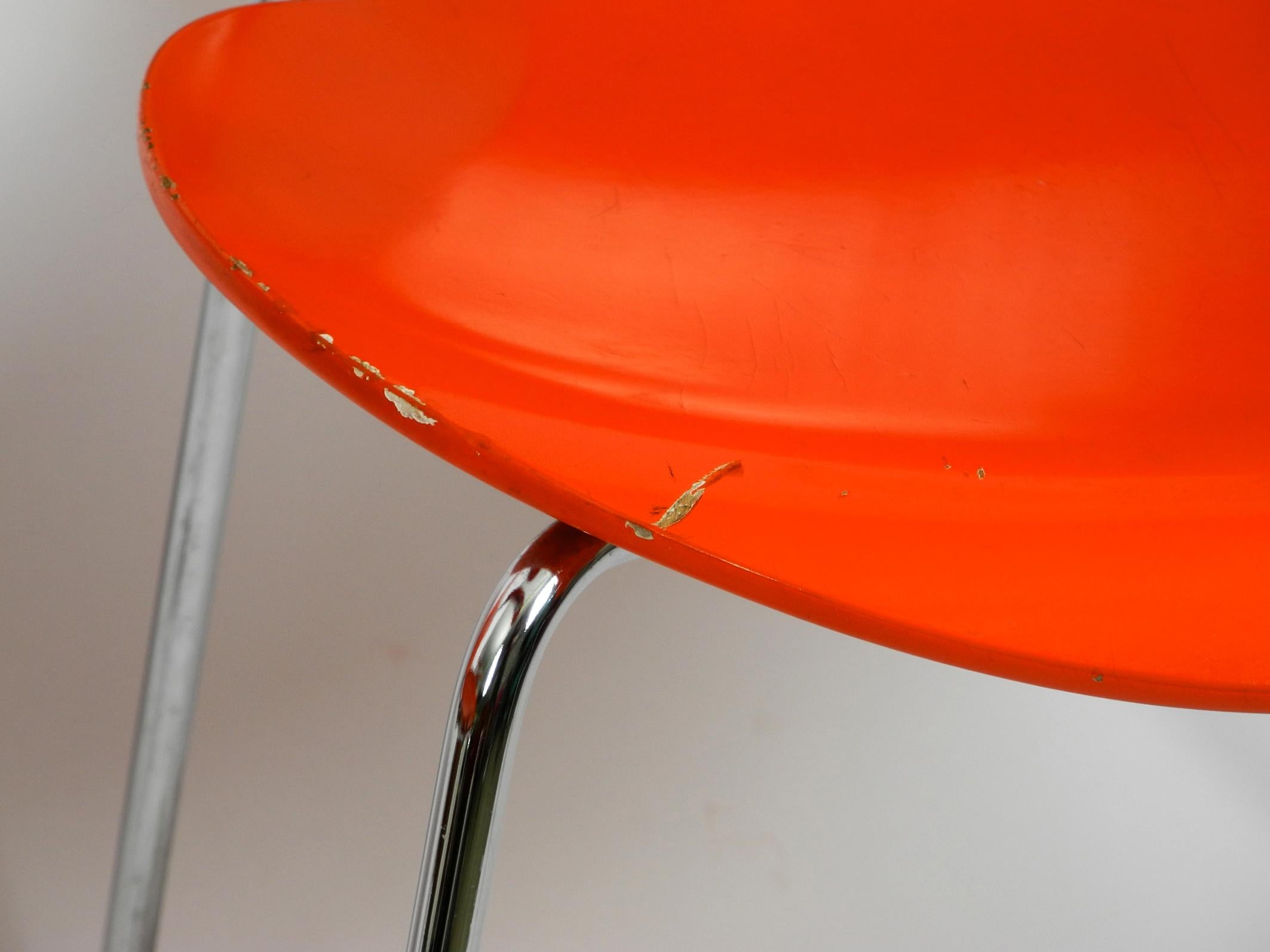Trois fauteuils originaux Arne Jacobsen en orange Mod. 3207 de 1982 en vente 1