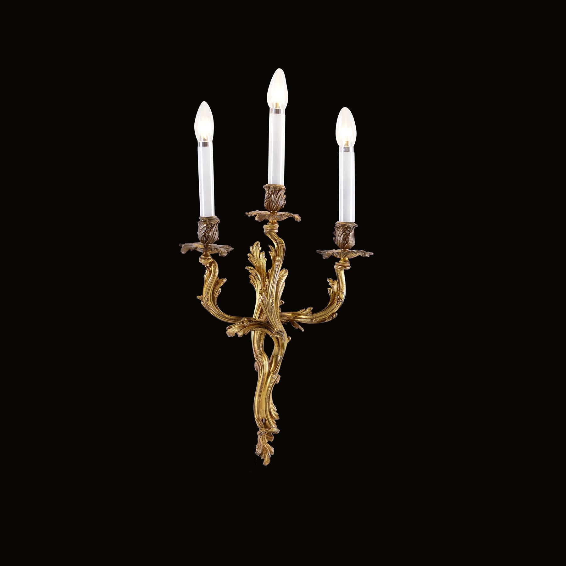 Tres Apliques de Bronce Rococó Originales de la Época 1850, Bronce Dorado al Fuego en venta 1