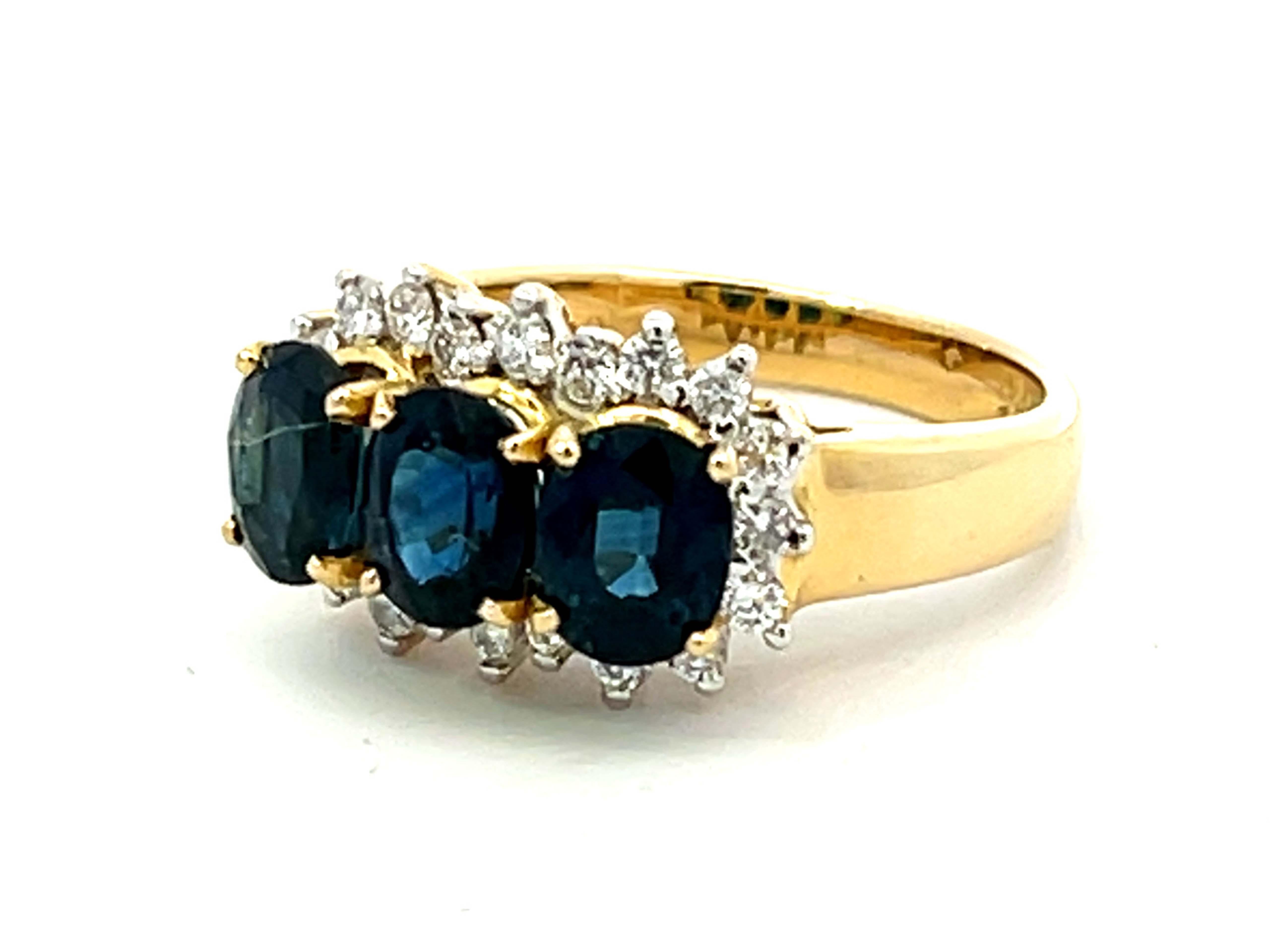 Three Oval Blue Sapphire and Diamond Ring in 18K Yellow Gold In Excellent Condition For Sale In Honolulu, HI