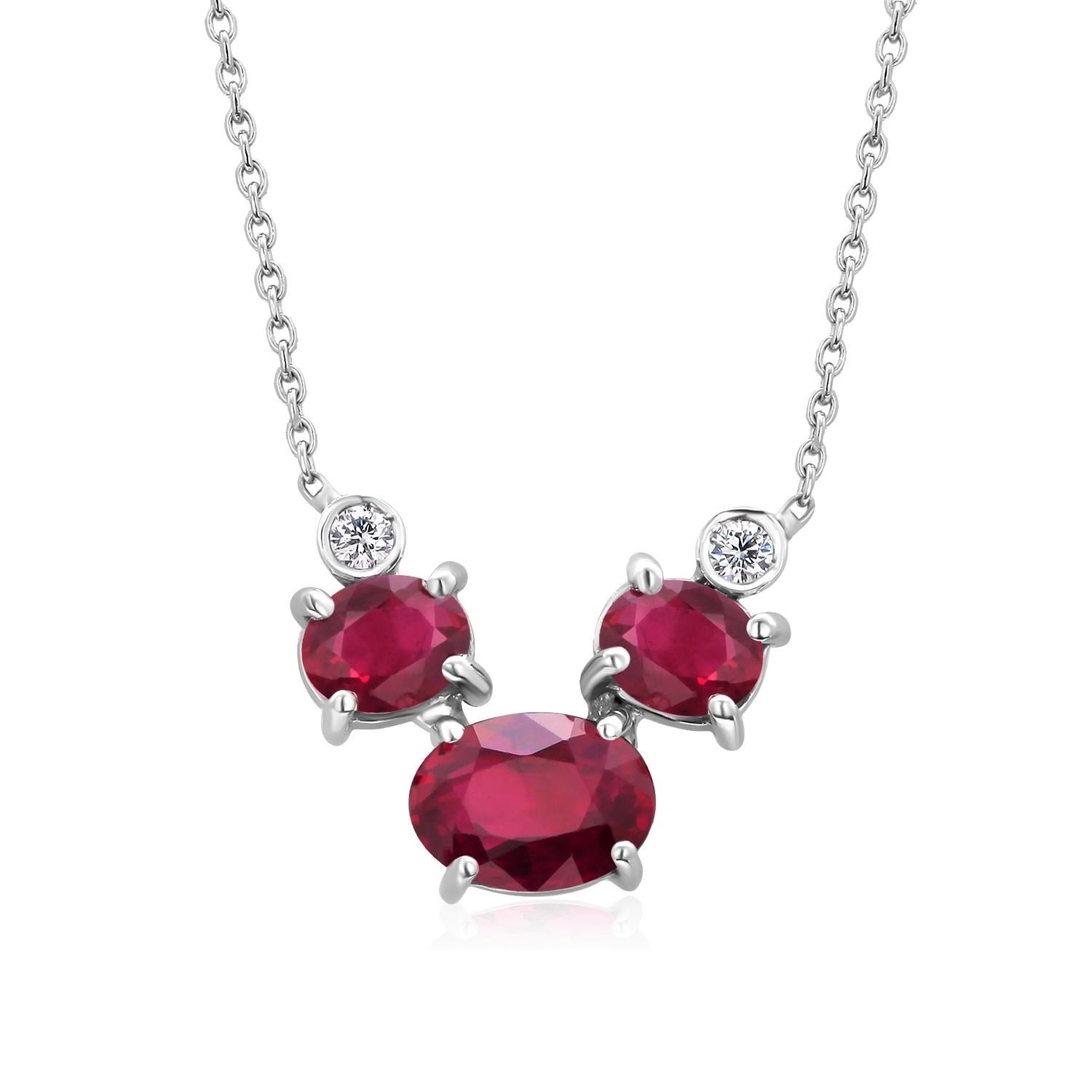 Women's or Men's Three Oval Burma Red Rubies and Two Bezel Diamonds Rubies Gold Pendant Necklace