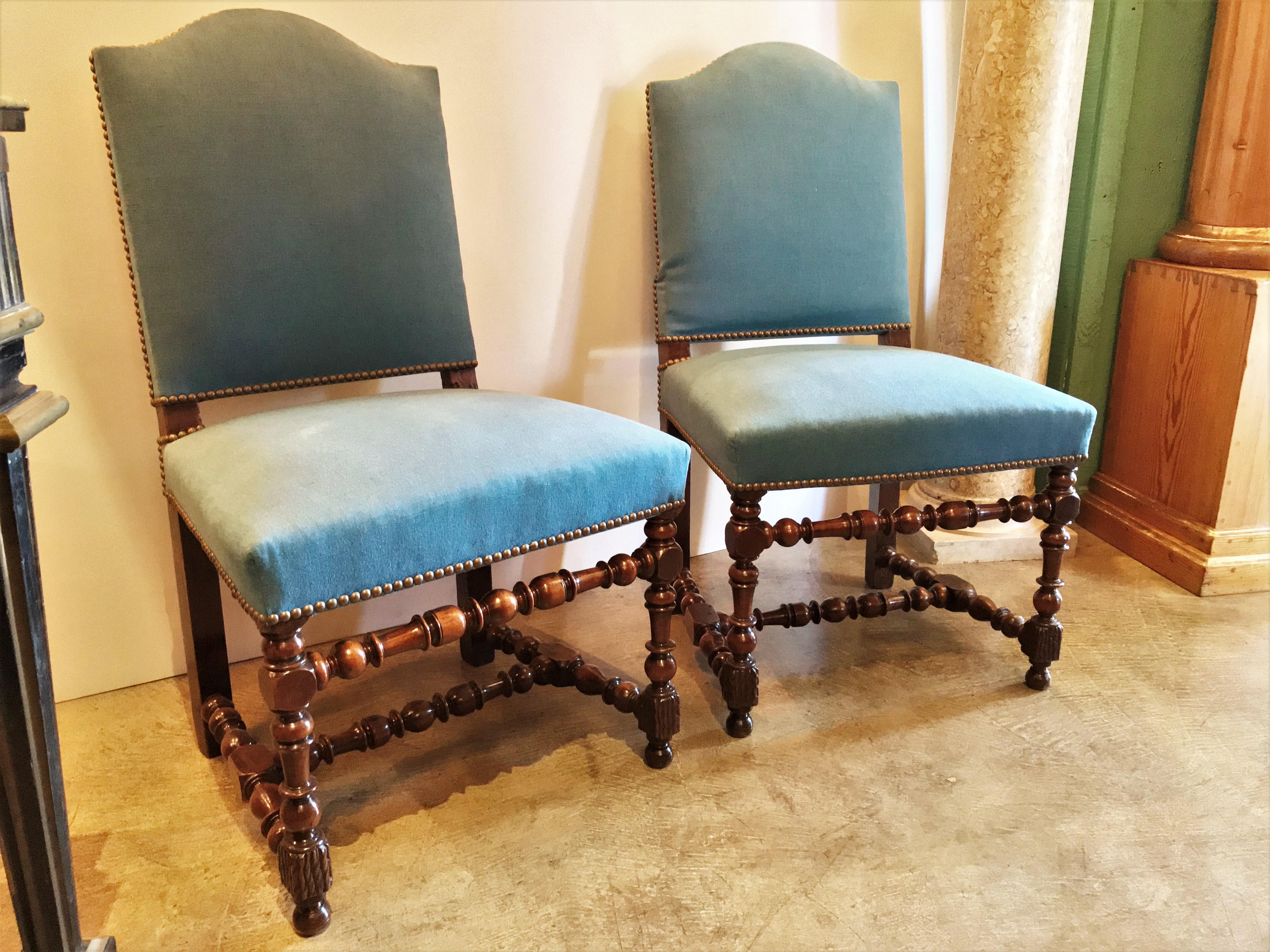 Pair 17th Century Louis XIII Period Dining Room Side Hallway Chairs Hand Carved For Sale 5