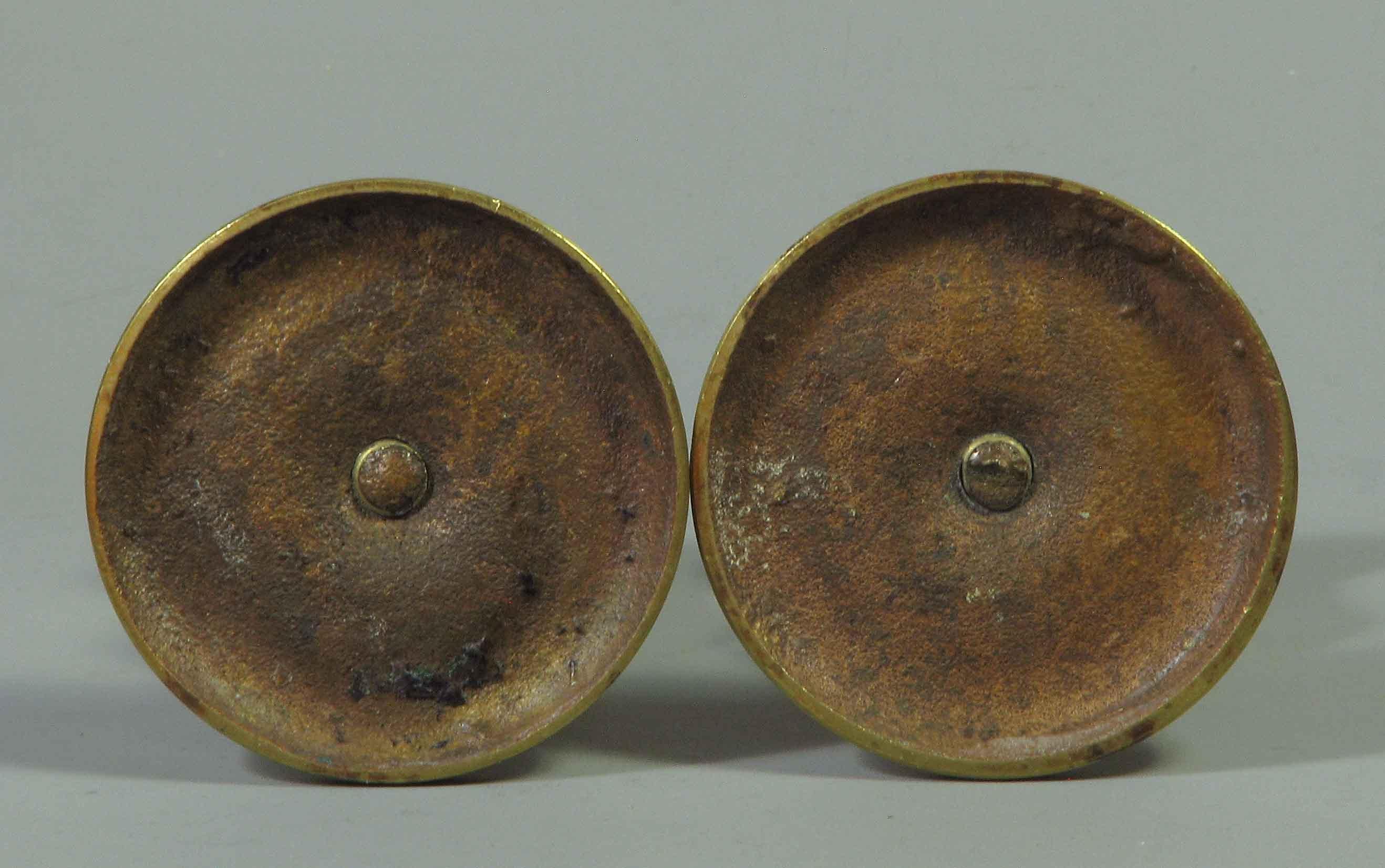 Tre coppie di candelieri in ottone, XIX secolo in vendita 4