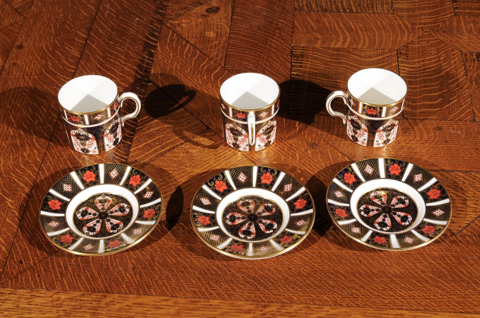 Three Pairs of English Old Imari Royal Crown Derby Demitasses and Saucers In Good Condition In Atlanta, GA