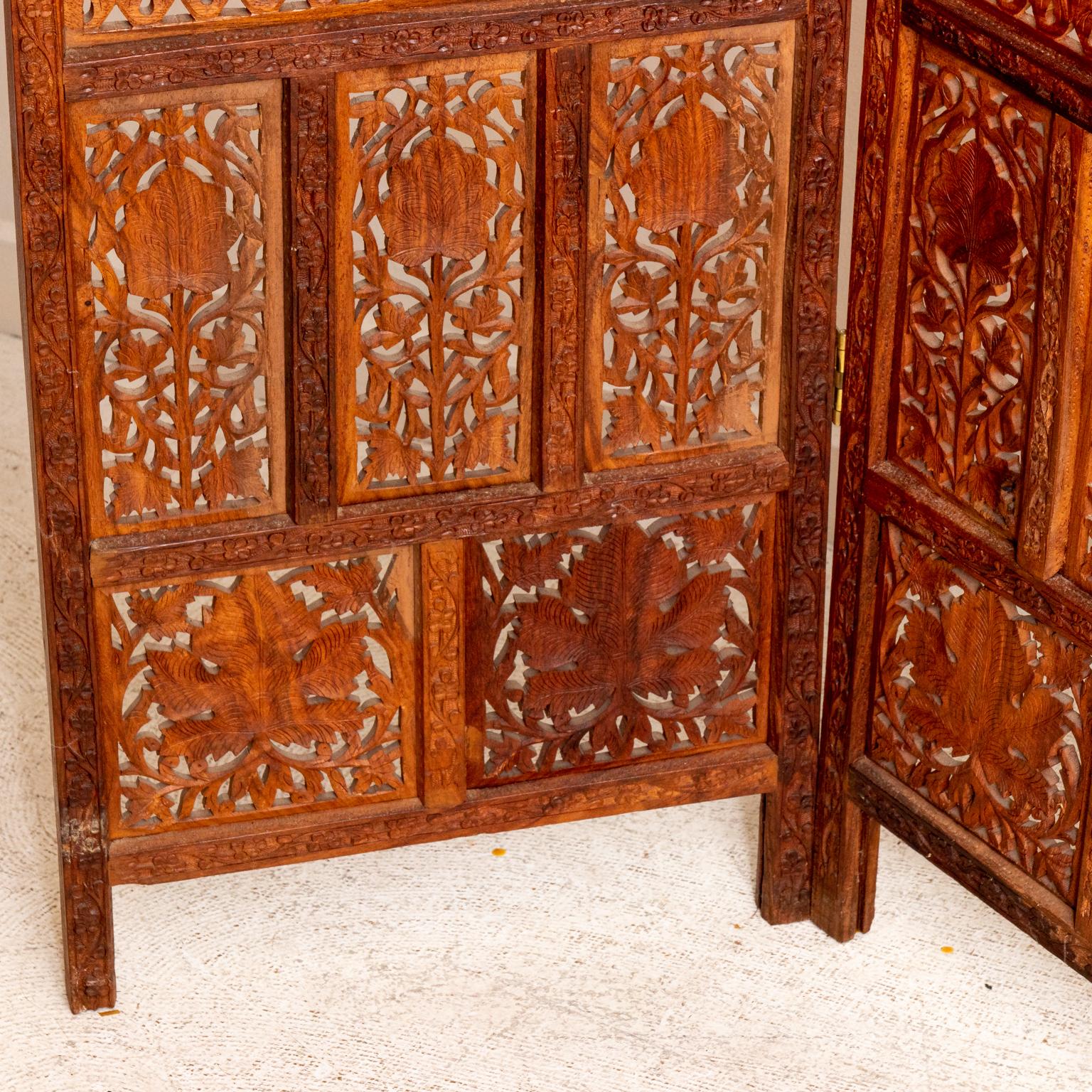Three Panel Anglo-Indian Screen In Good Condition In Stamford, CT