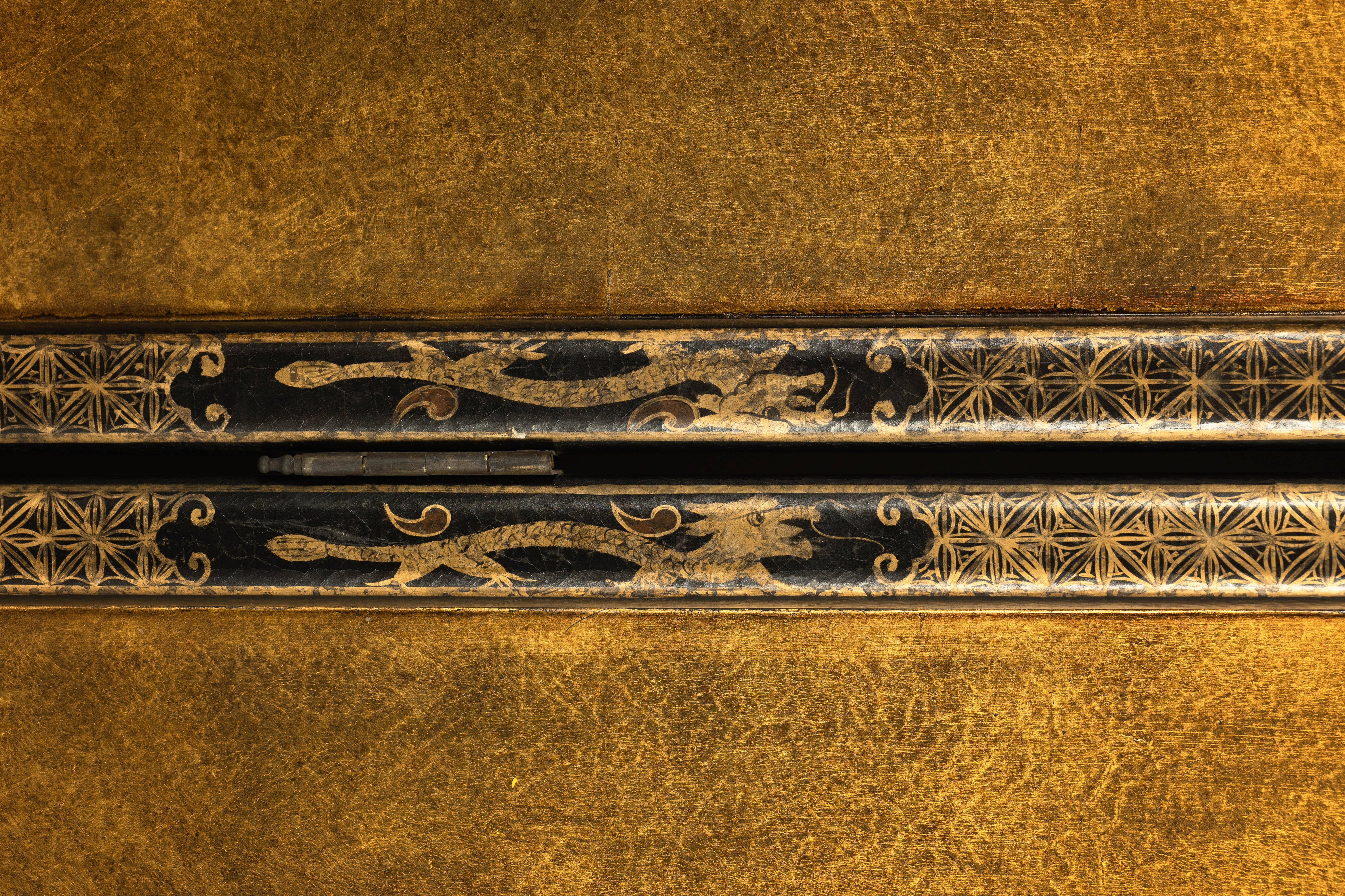 Three-Panel Black Lacquered and Gold Screen with Flowers and Calligraphy For Sale 8