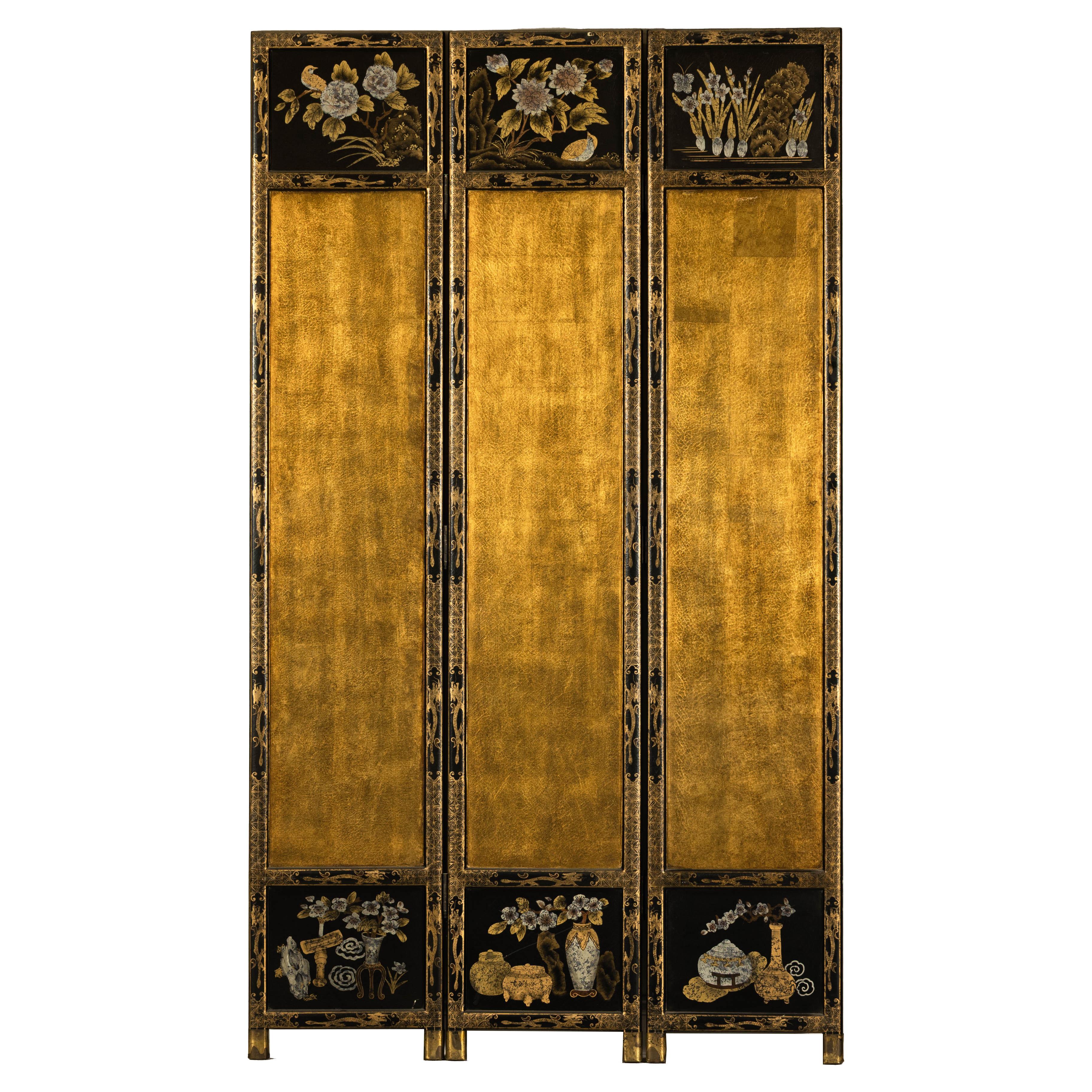Three-Panel Black Lacquered and Gold Screen with Flowers and Calligraphy For Sale 13
