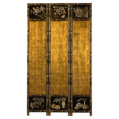 Dreiteiliger schwarz lackierter und goldfarbener Raumteiler mit Blumen und Kalligrafie