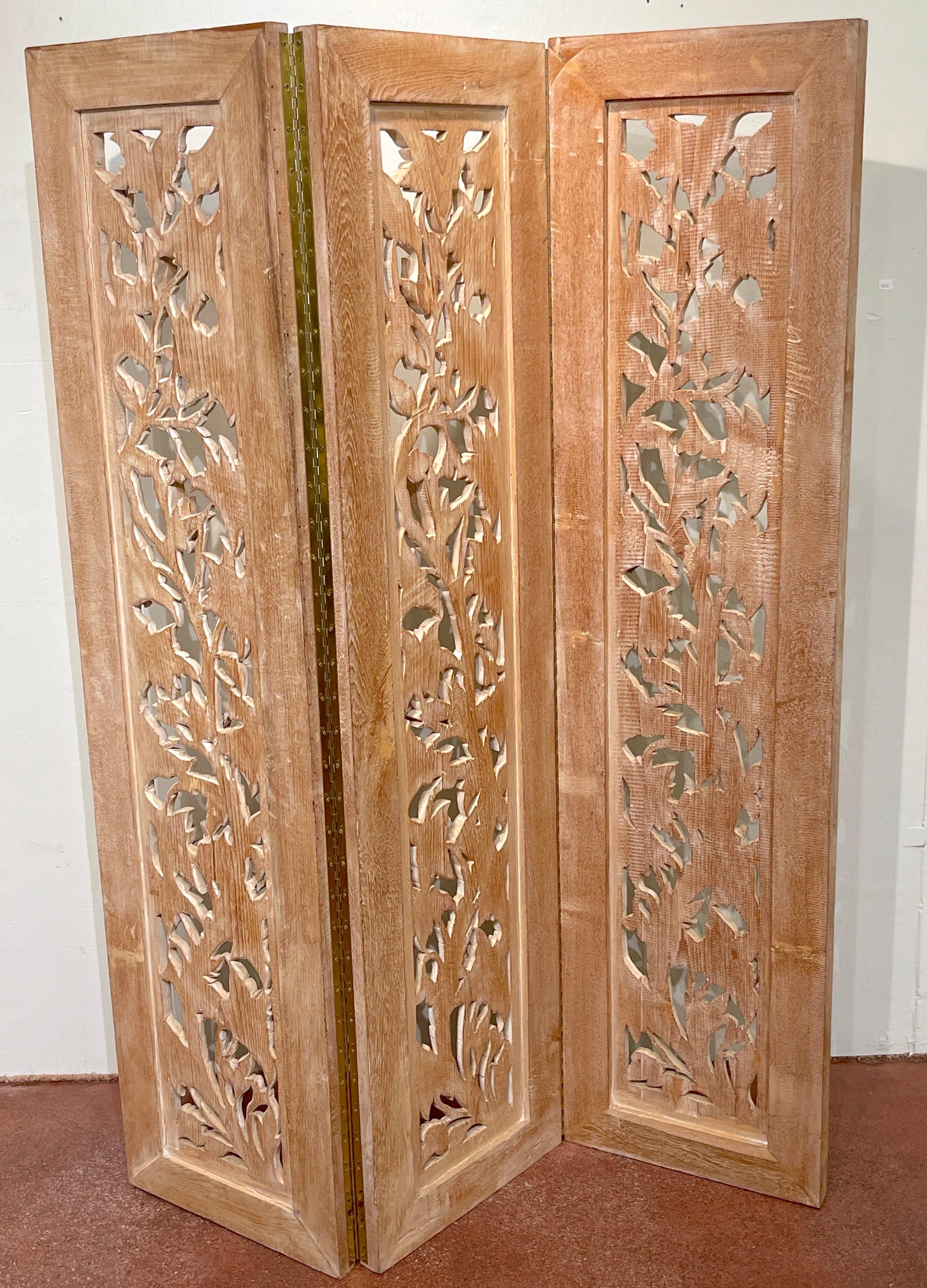Three-Panel Carved Bleached Hardwood Bird Floral Screen, Style of James Mont  For Sale 7