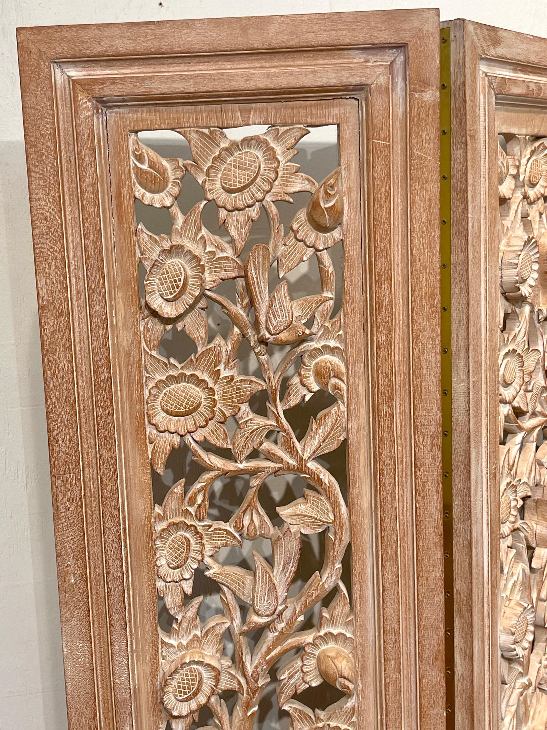 Three-Panel Carved Bleached Hardwood Bird Floral Screen, Style of James Mont  In Good Condition For Sale In West Palm Beach, FL