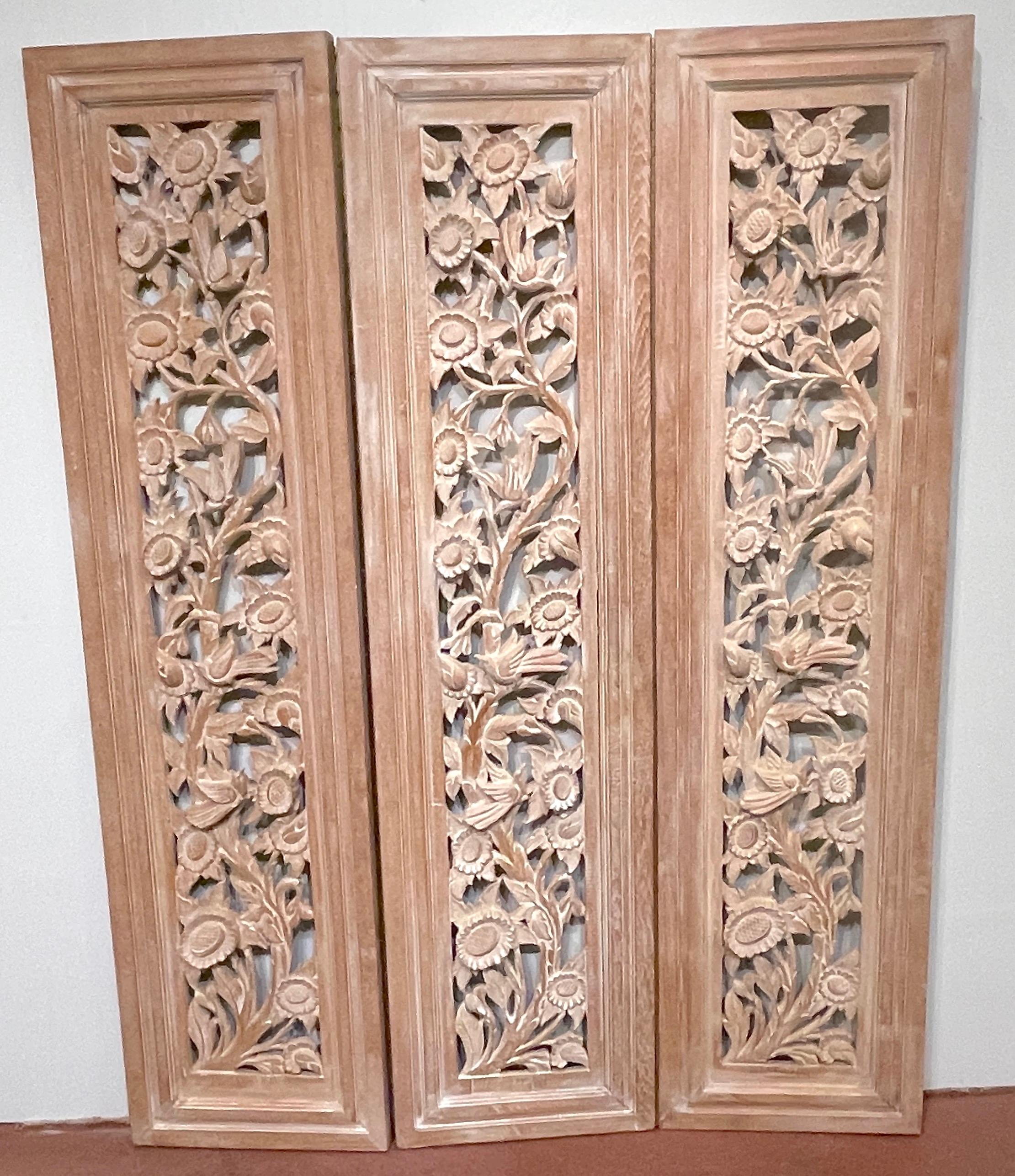 Three-Panel Carved Bleached Hardwood Bird Floral Screen, Style of James Mont  For Sale 1