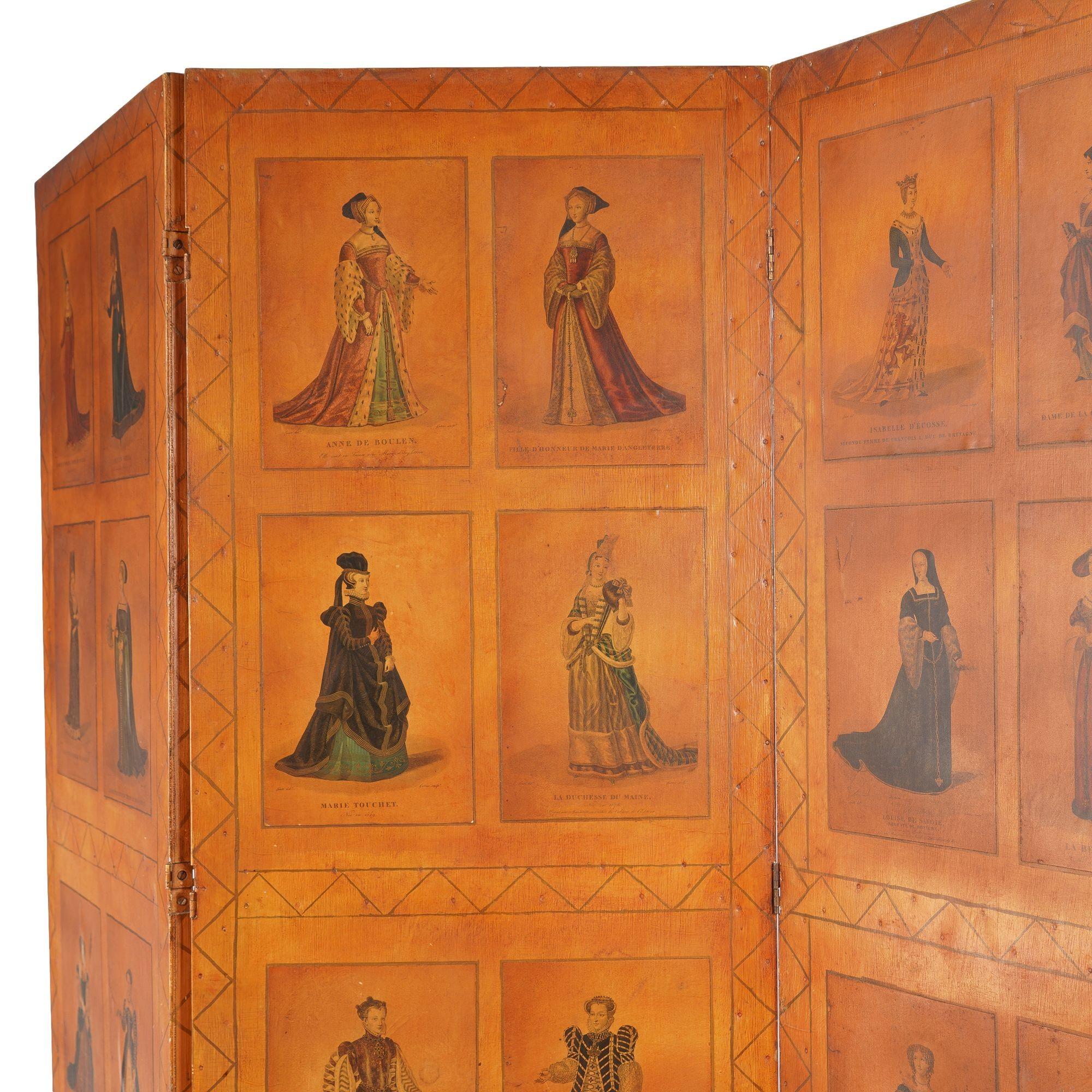 Paravent à trois panneaux avec des gravures de costumes français, C.C. 1900-30 État moyen à Kenilworth, IL