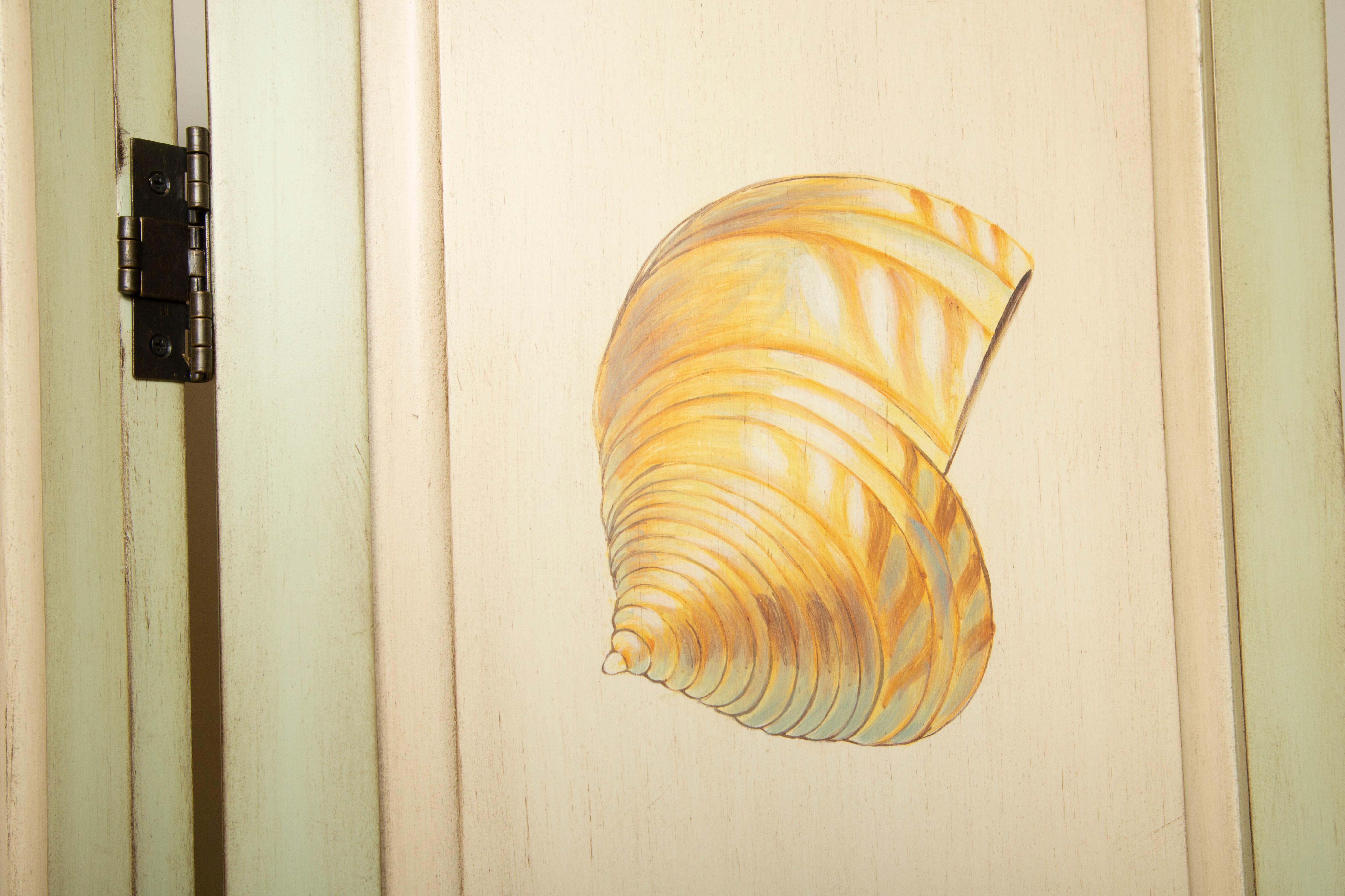 Three-Panel Painted Sea Shell Screen For Sale 2