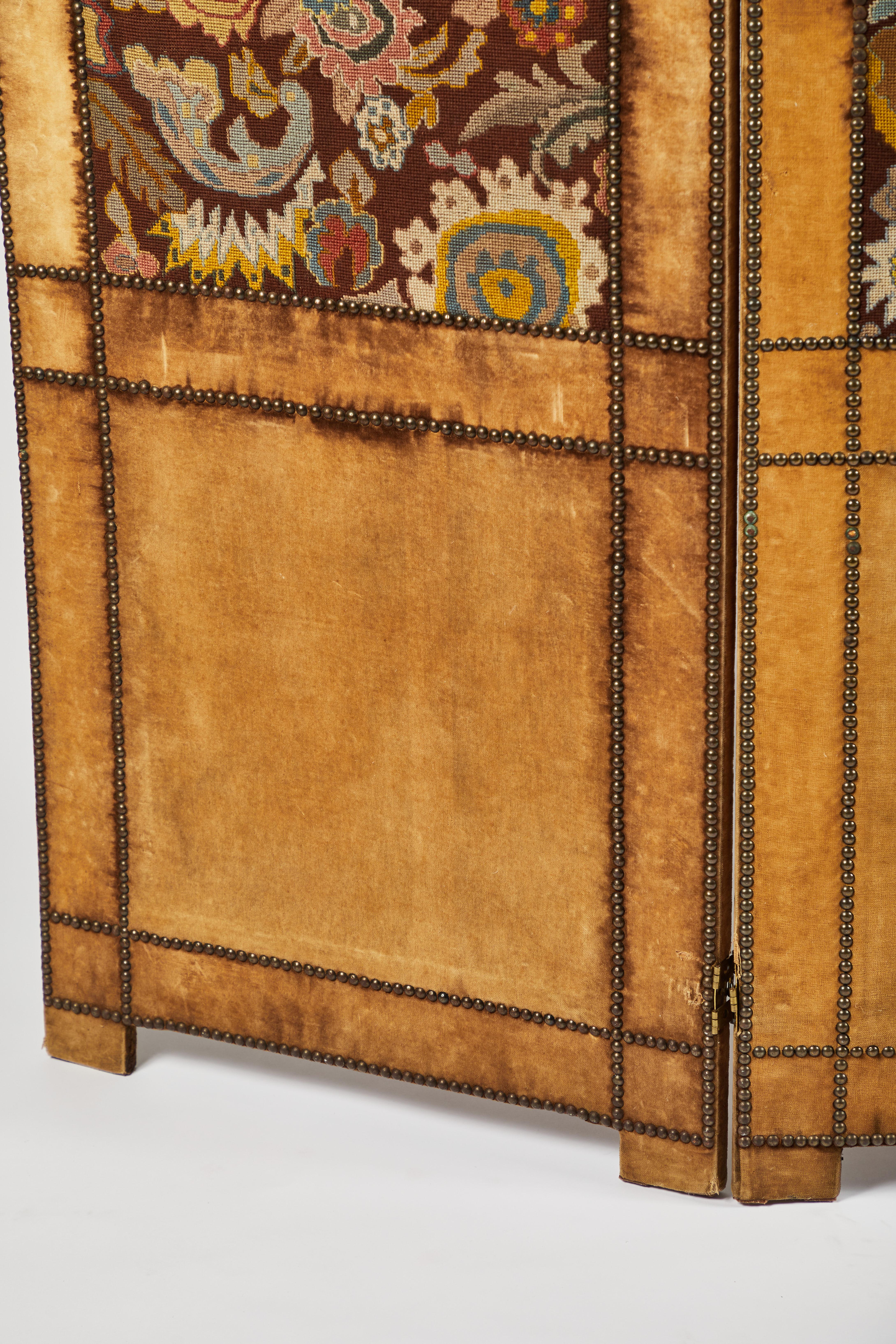 Three-Panel Velvet and Tapestry Folding Screen, 19th Century For Sale 1