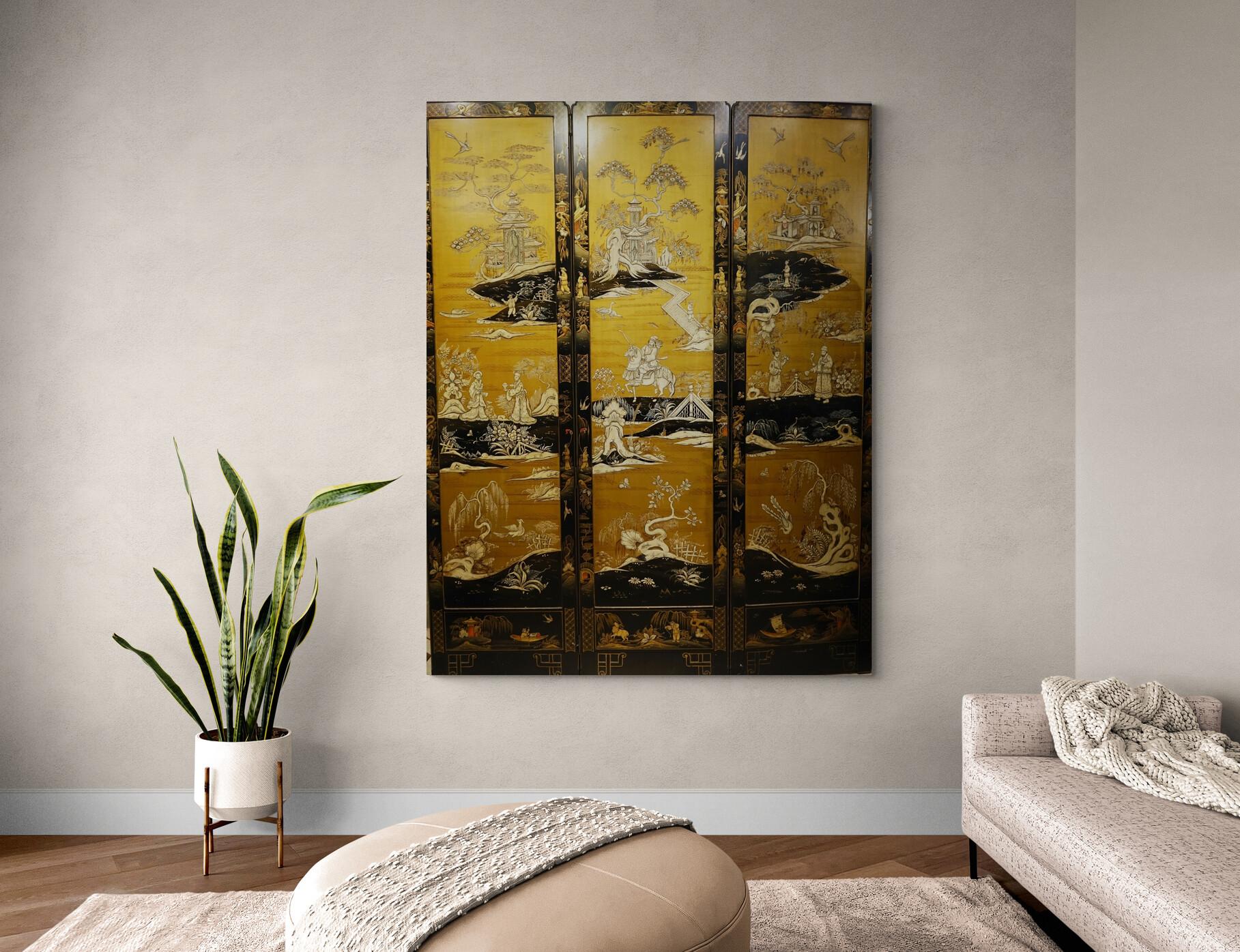 Three-panel screen in black lacquer and polychrome gilt China mid 20th century.