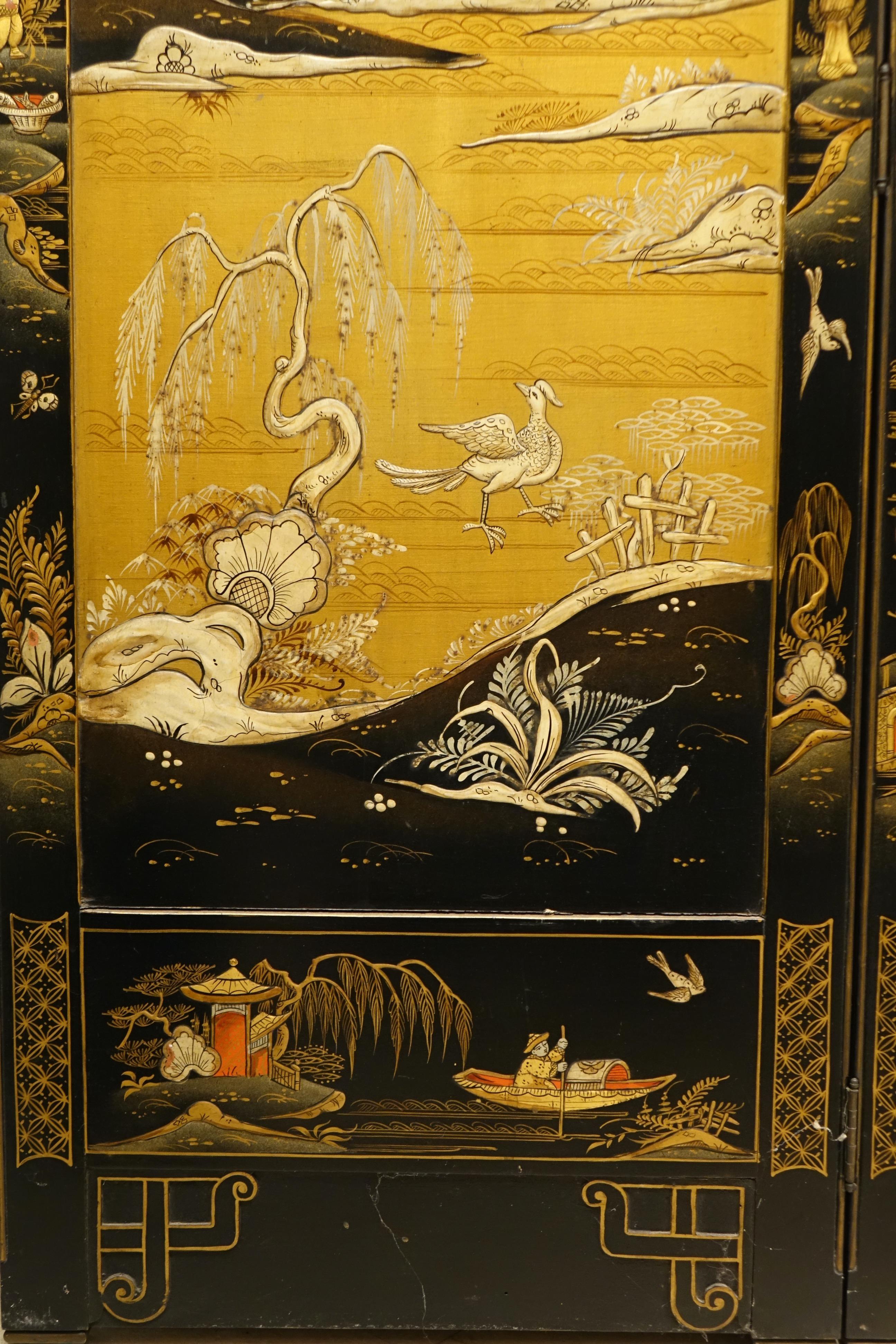 Dreiteiliges Creen aus schwarzem Lack und polychromer Vergoldung, China 20. (Holz) im Angebot