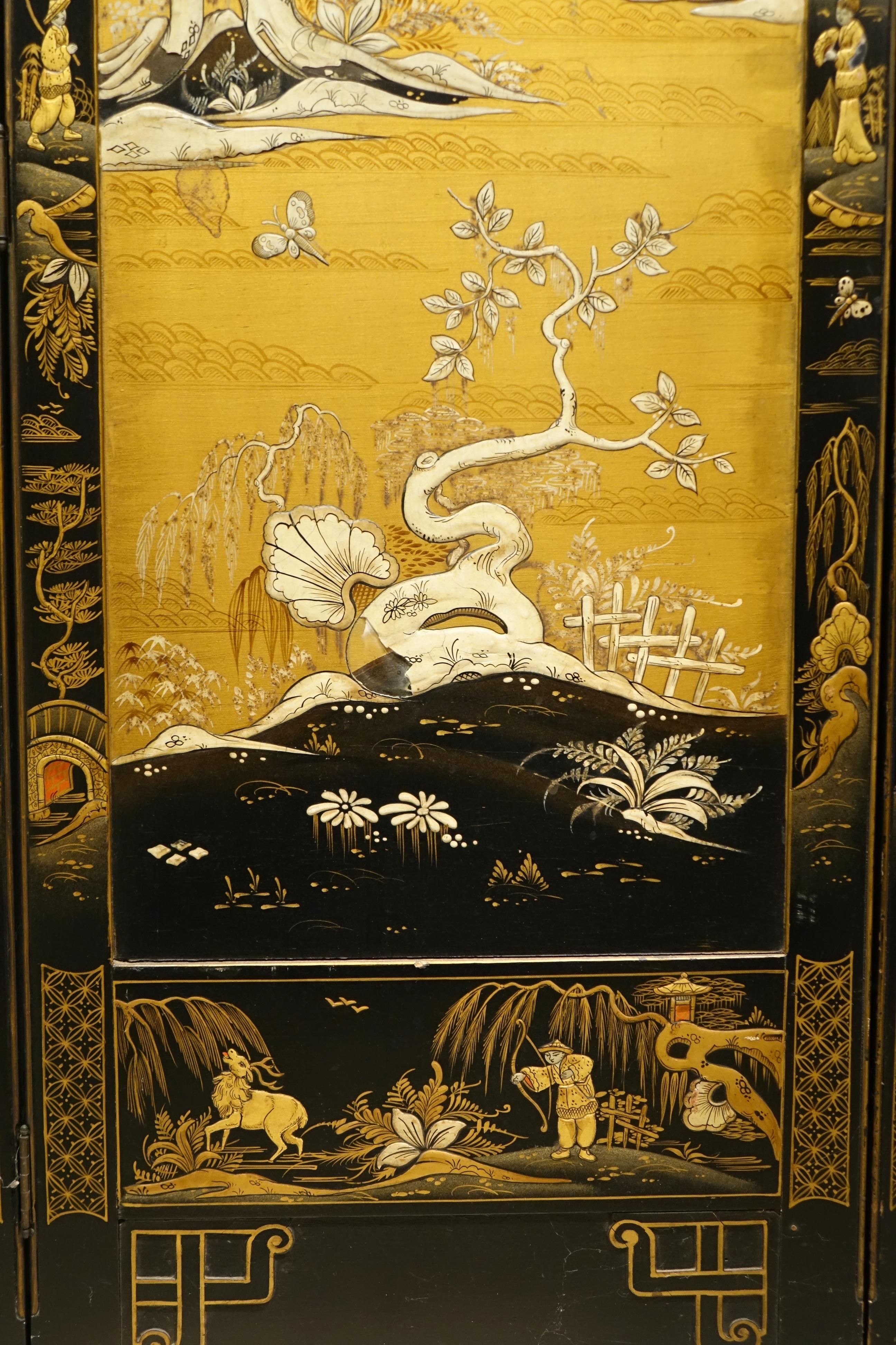 Dreiteiliges Creen aus schwarzem Lack und polychromer Vergoldung, China 20. im Angebot 1