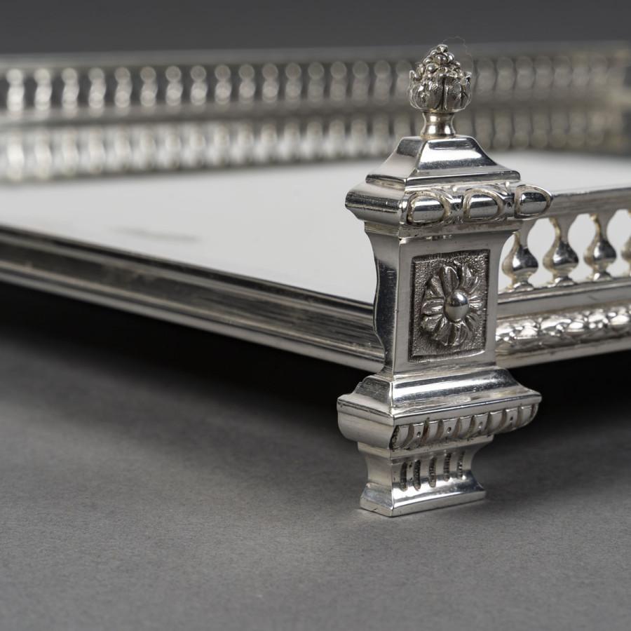 Silver Three-part table centrepiece with a mirrored base and gallery, Late 19th century For Sale