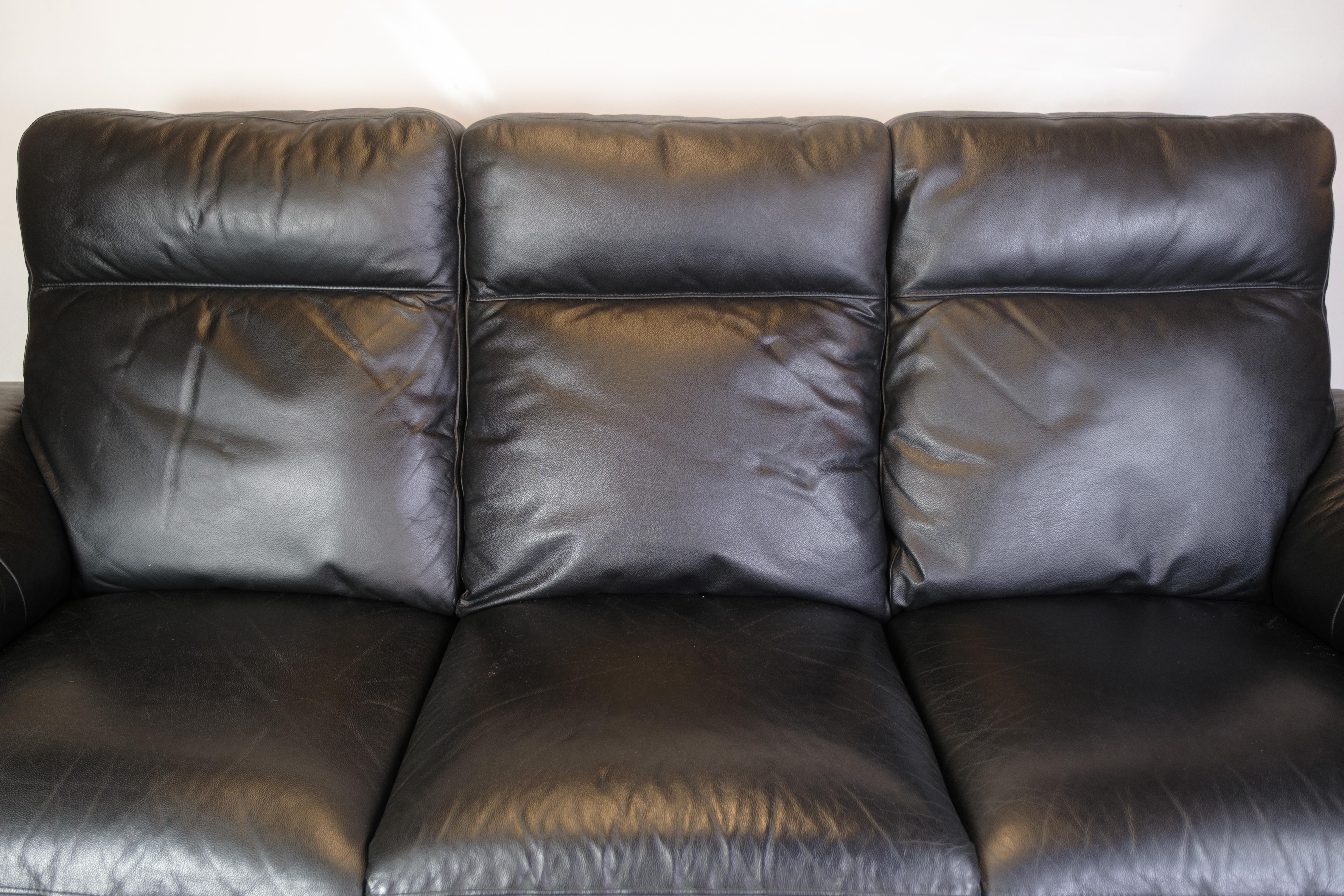 Danese Three Person Sofa With Adjustable Seat In Genuine Leather in vendita