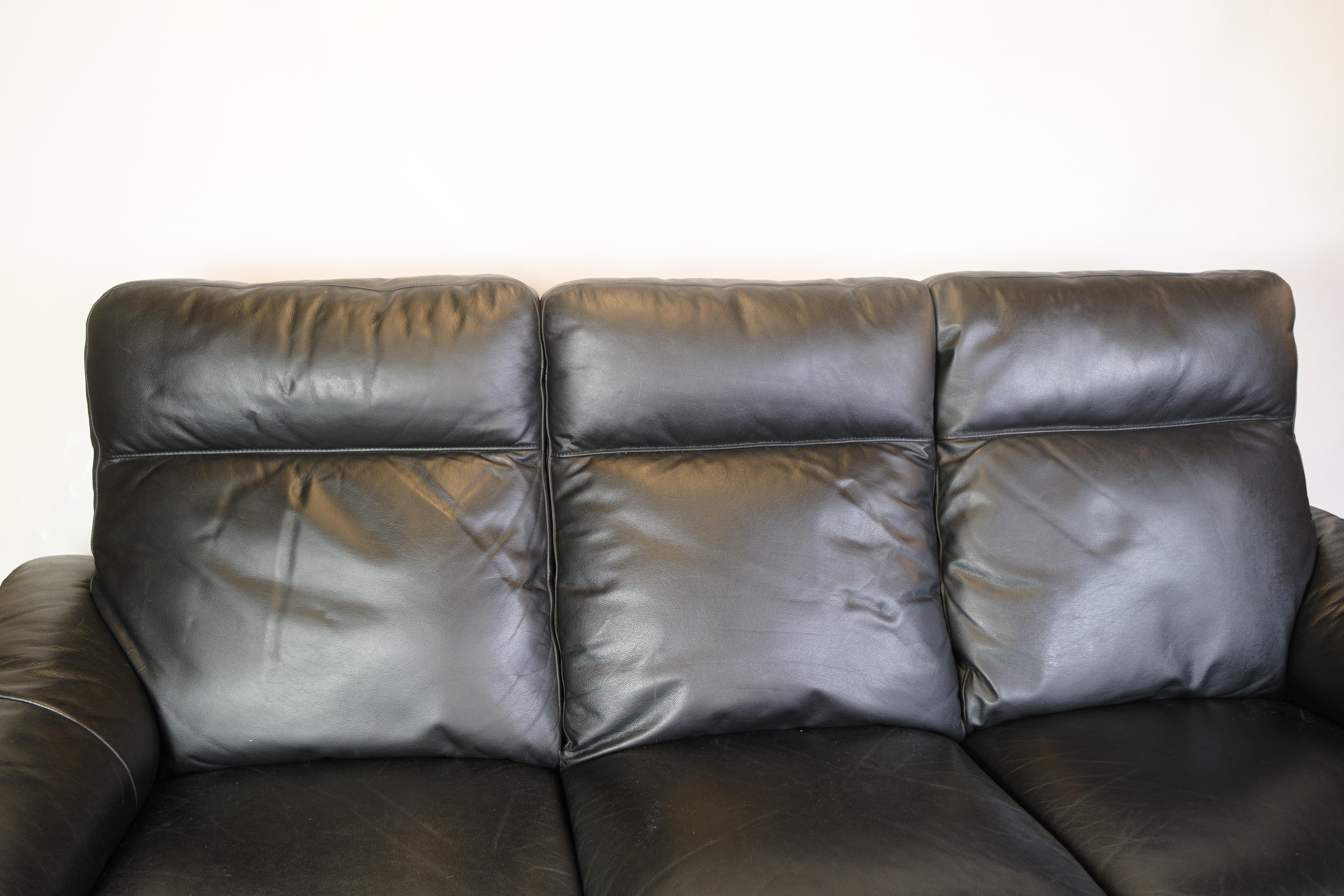 XX secolo Three Person Sofa With Adjustable Seat In Genuine Leather in vendita