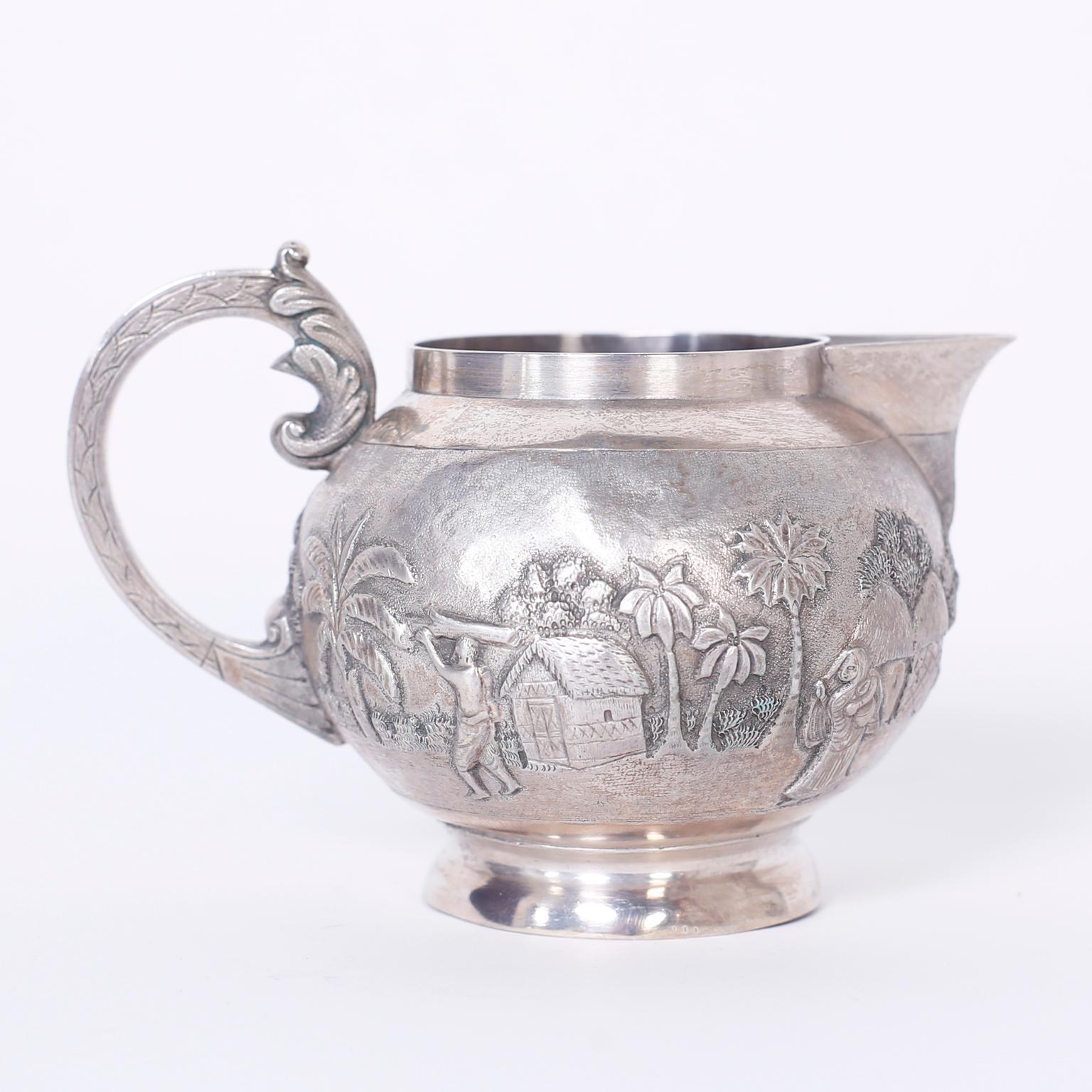 Anglo-indien Service à thé en argent de style anglo-indien antique en trois pièces en vente