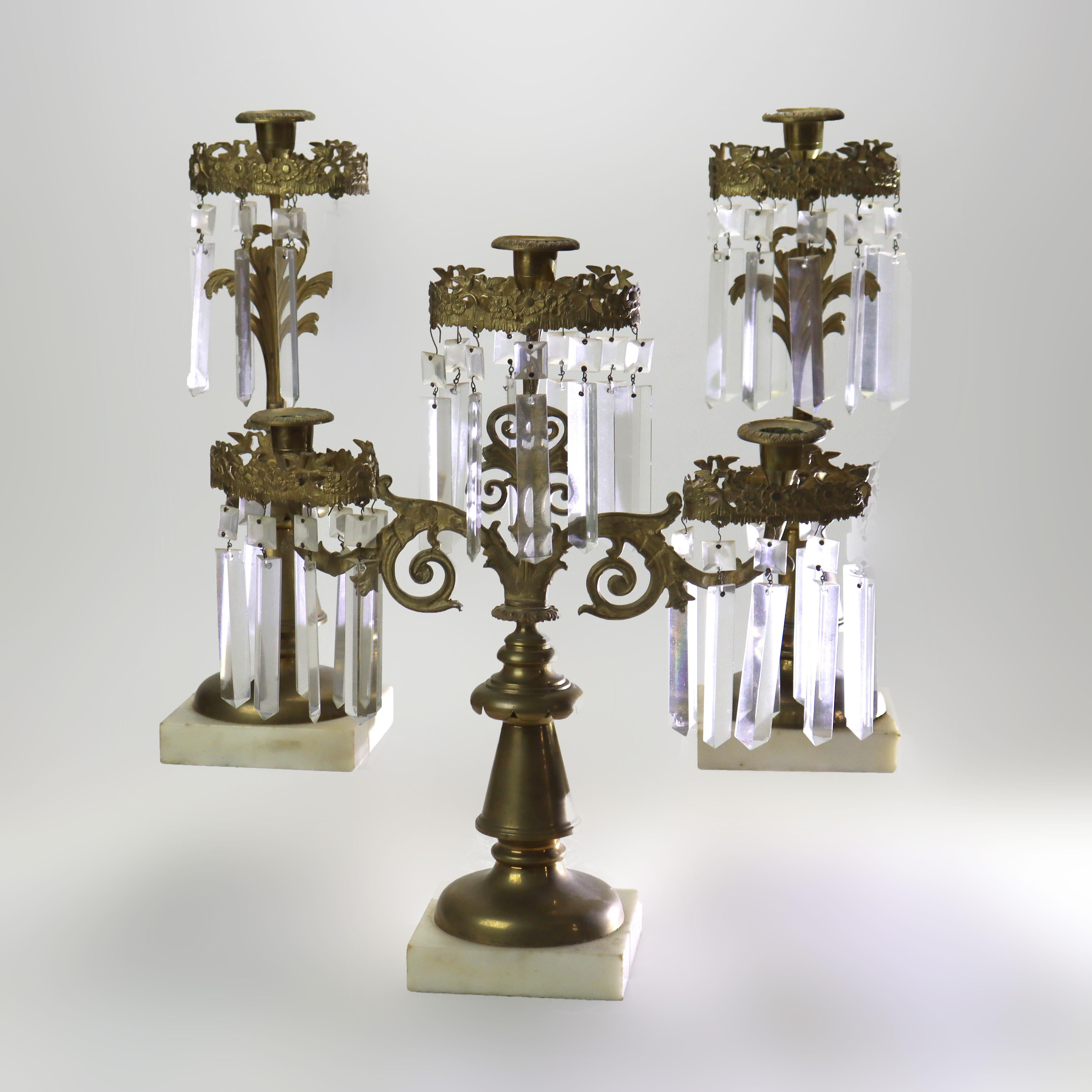 XX secolo Set di girandole in bronzo antico e cristallo in tre pezzi con base in marmo c1900 in vendita