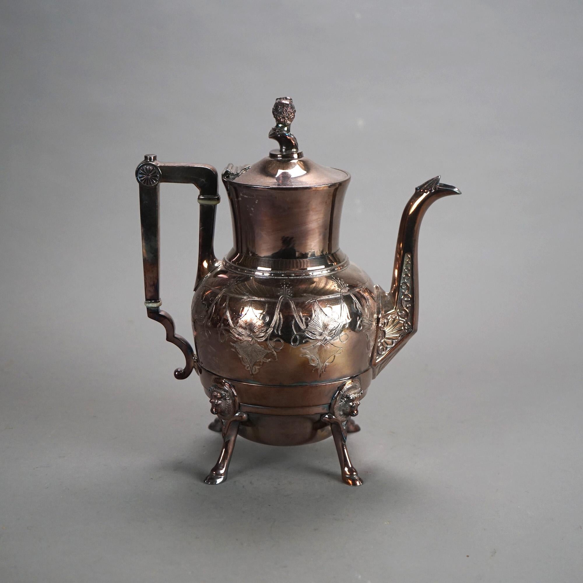 Set da tè con piedi a zampa d'asino in tre pezzi placcati in argento e con terminale figurato C1890

Misure - 10,75 