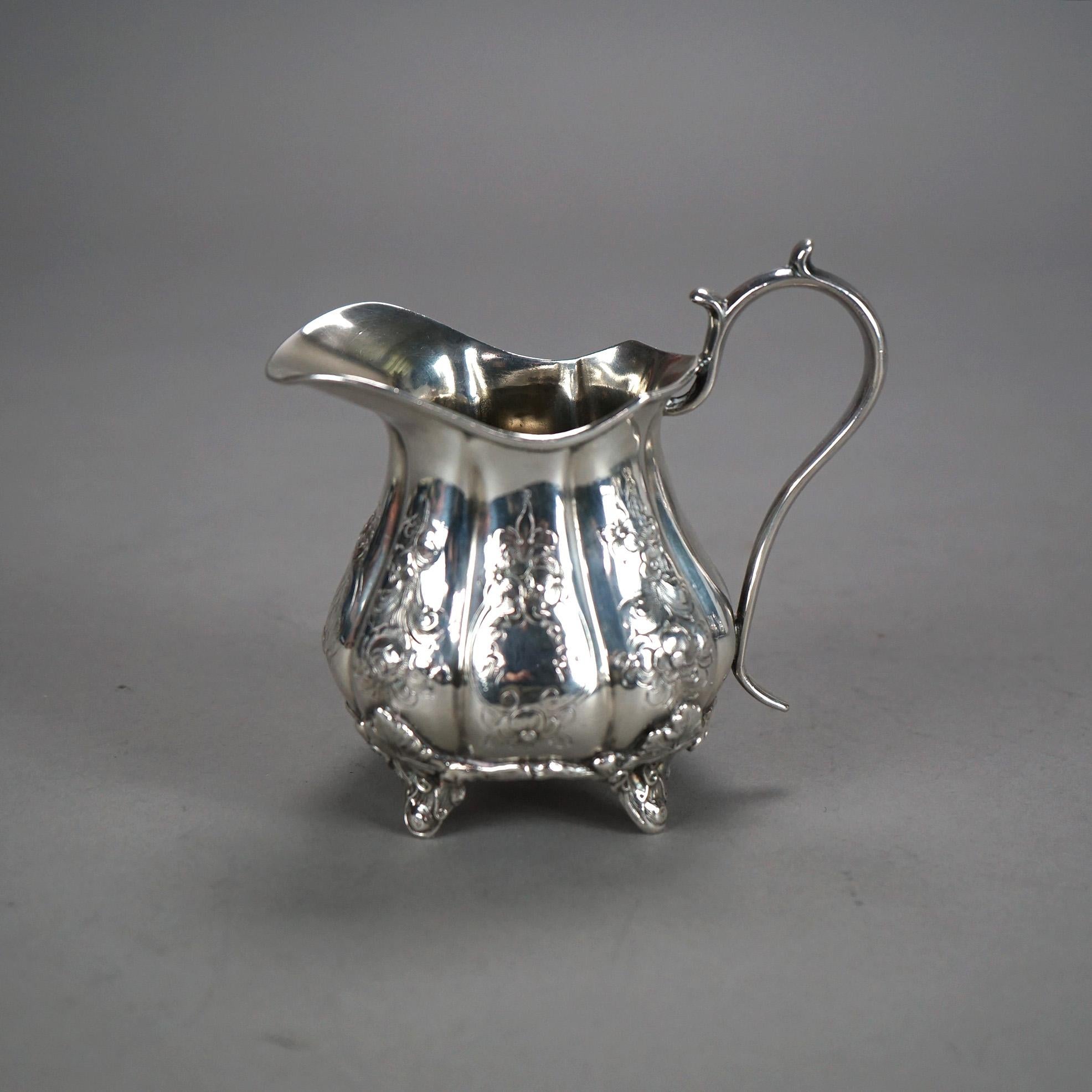 XIX secolo Servizio da tè antico in argento placcato in tre pezzi a forma di melone C1890 in vendita