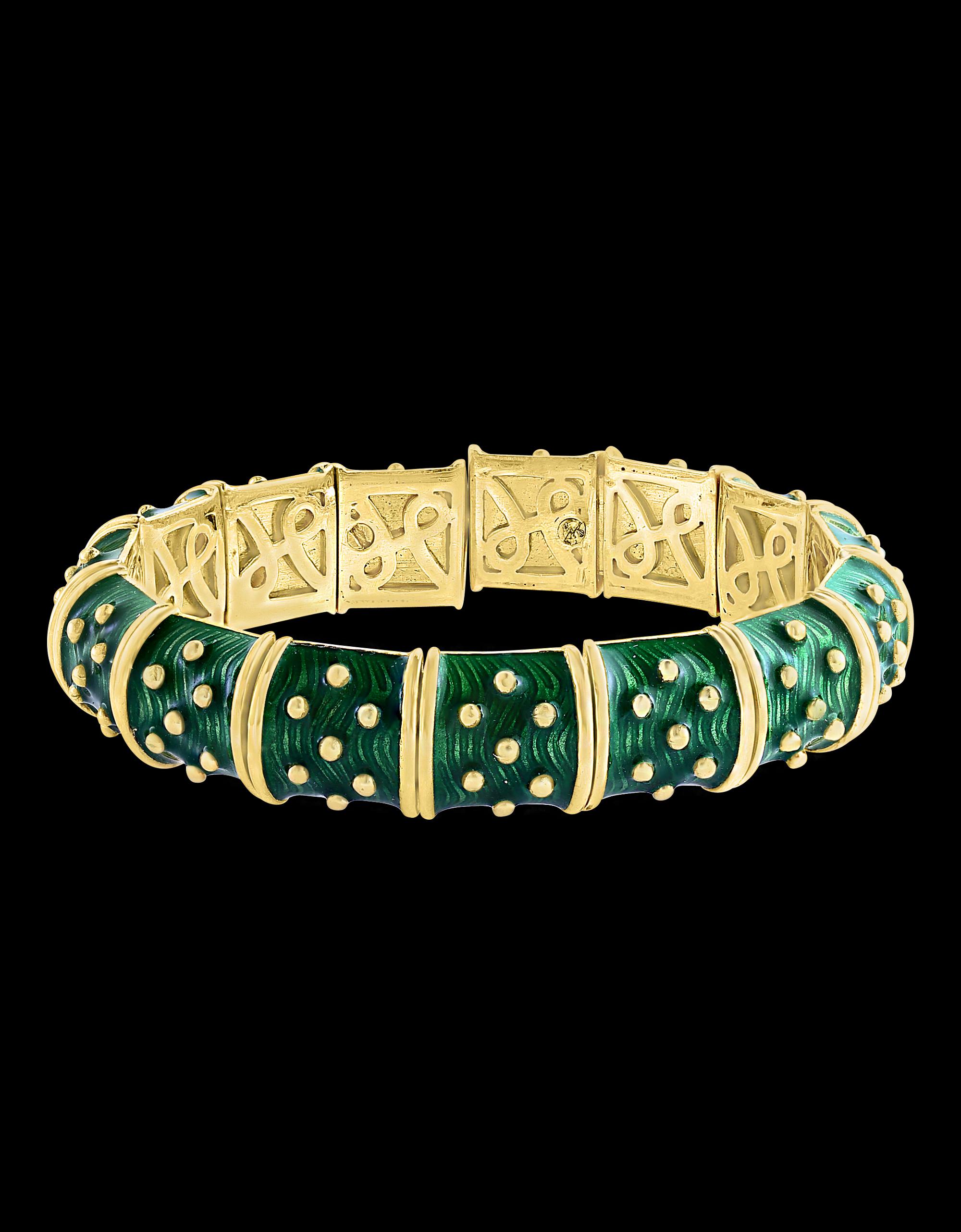 Bracelet jonc / manchette trois pièces en or 18 carats, émail rouge, vert et bleu 286 gm, Hidalgo en vente 11