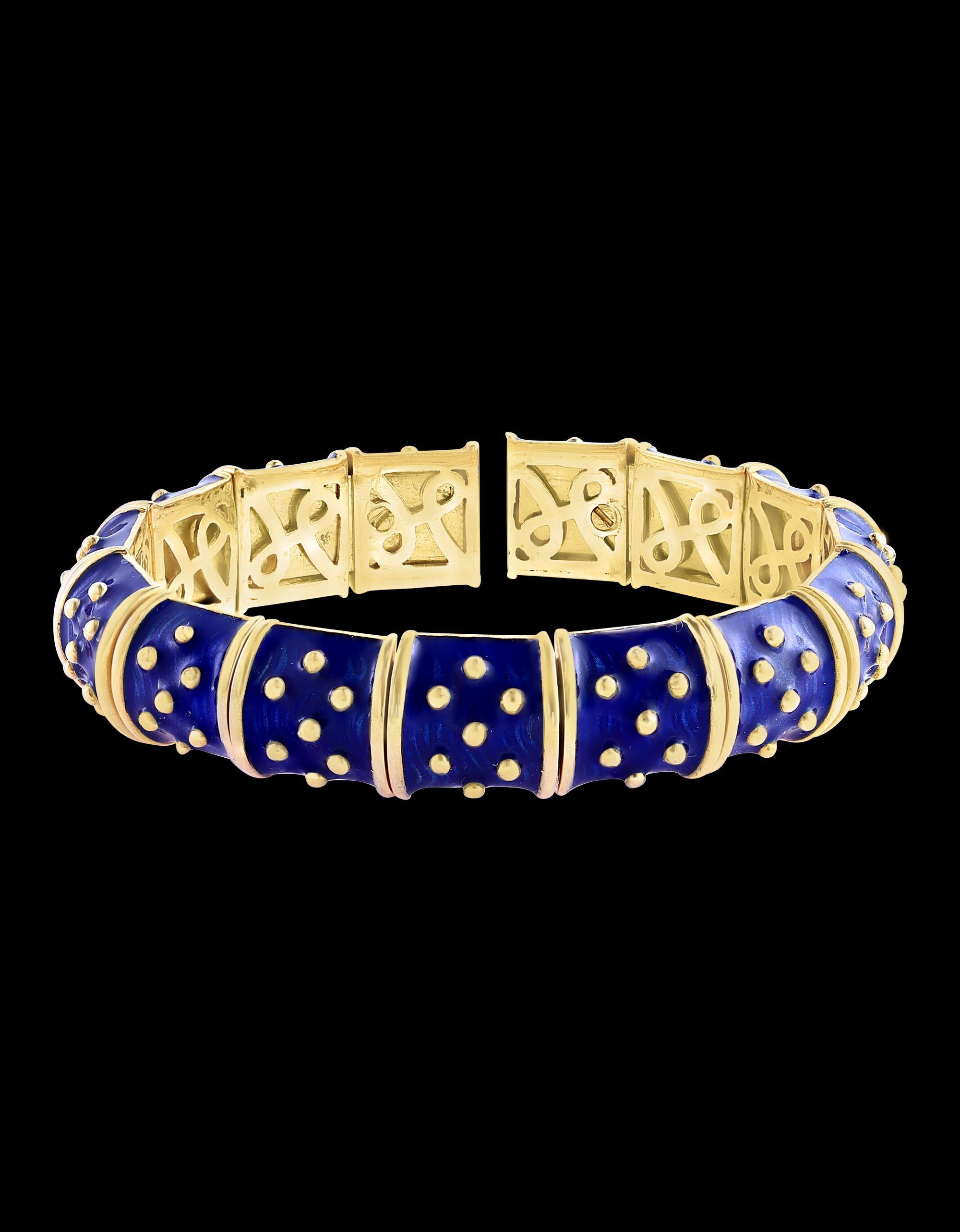 Bracelet jonc / manchette trois pièces en or 18 carats, émail rouge, vert et bleu 286 gm, Hidalgo en vente 4