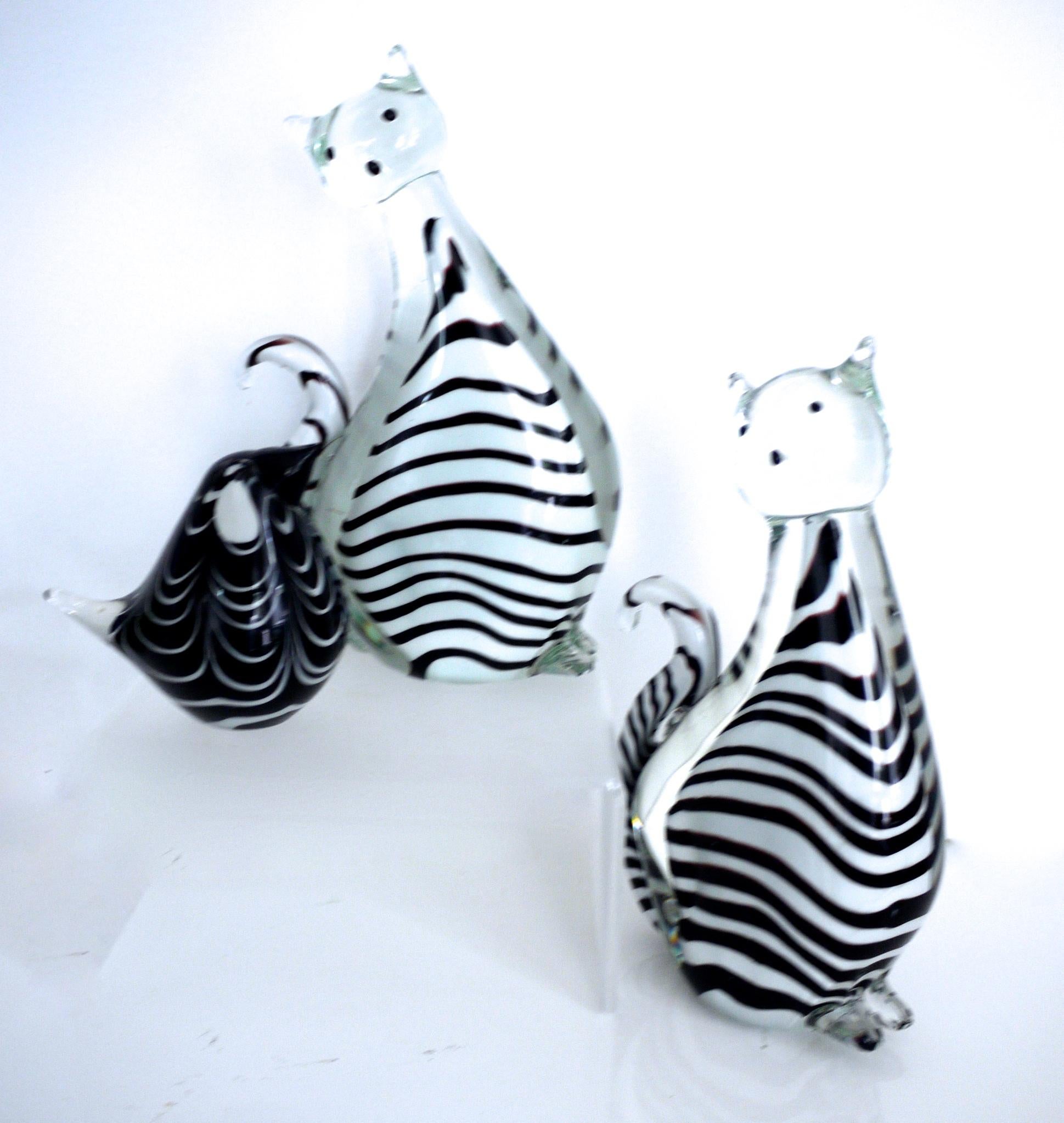 Late 20th Century 3 Piece Collection Murano Art Glass Striped Cats ‘2.5kg each’ and Bird, 1980s For Sale