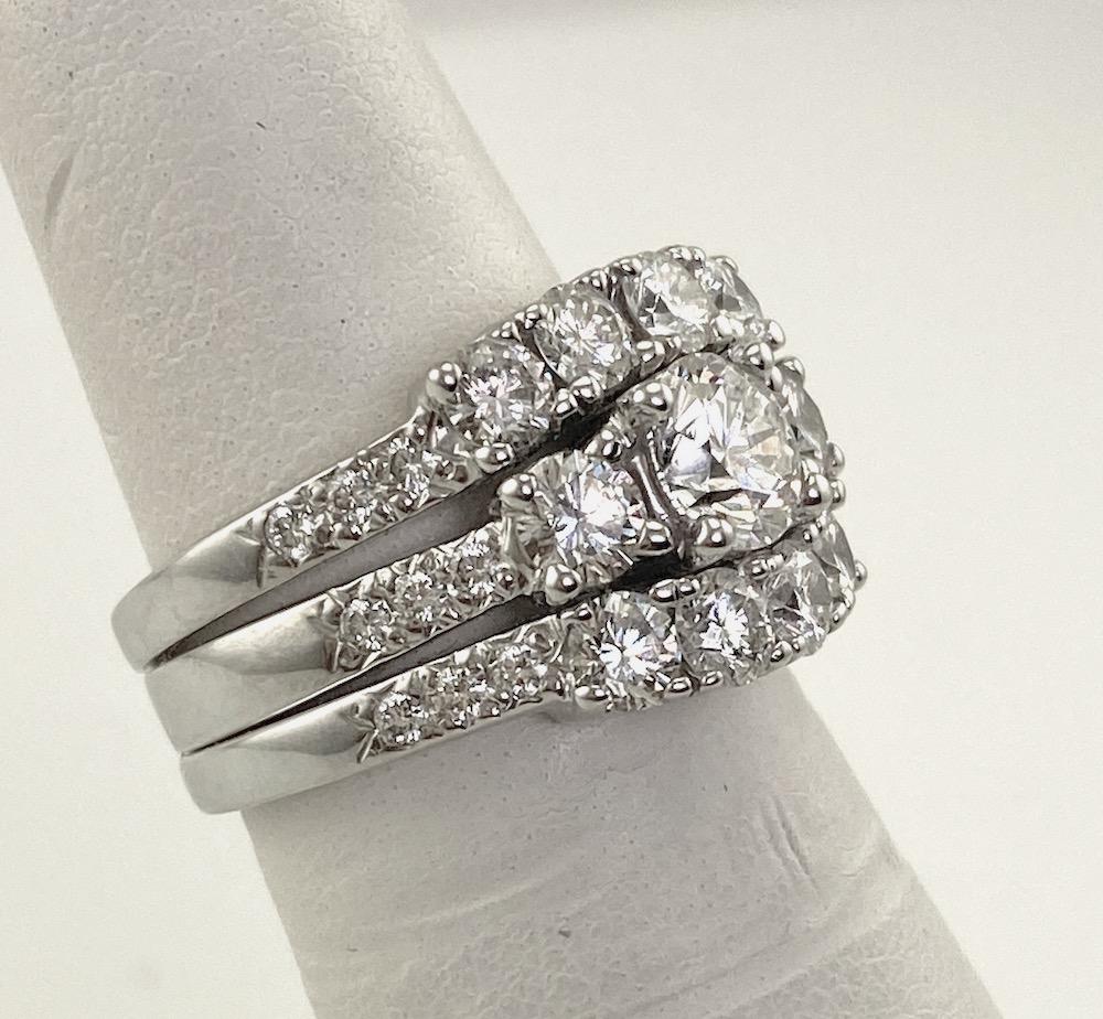 Three-Piece Diamond Wedding Set, 2.25 Carat TW 14 Karat Gold VS1-S2, H-J For Sale 6
