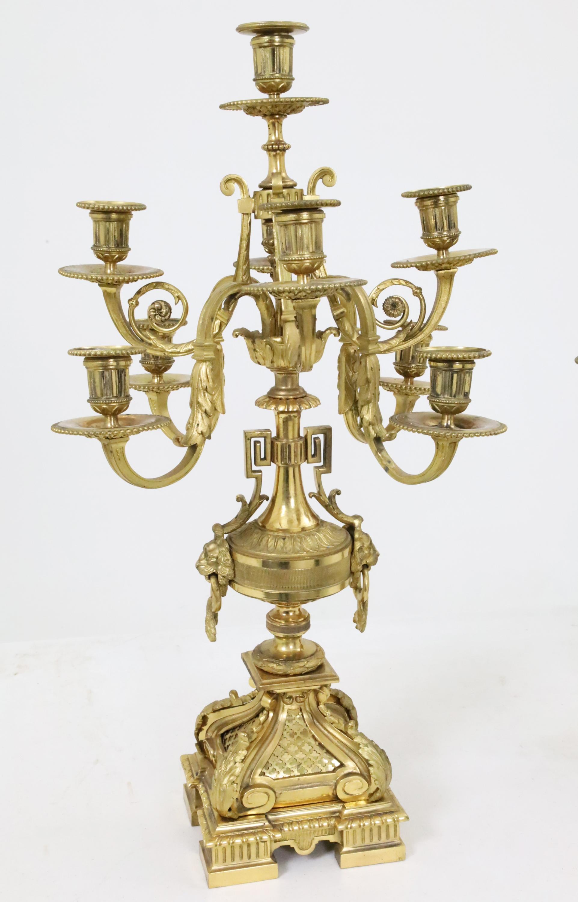 Bronzo Set di orologi francesi in bronzo dorato in tre pezzi in vendita