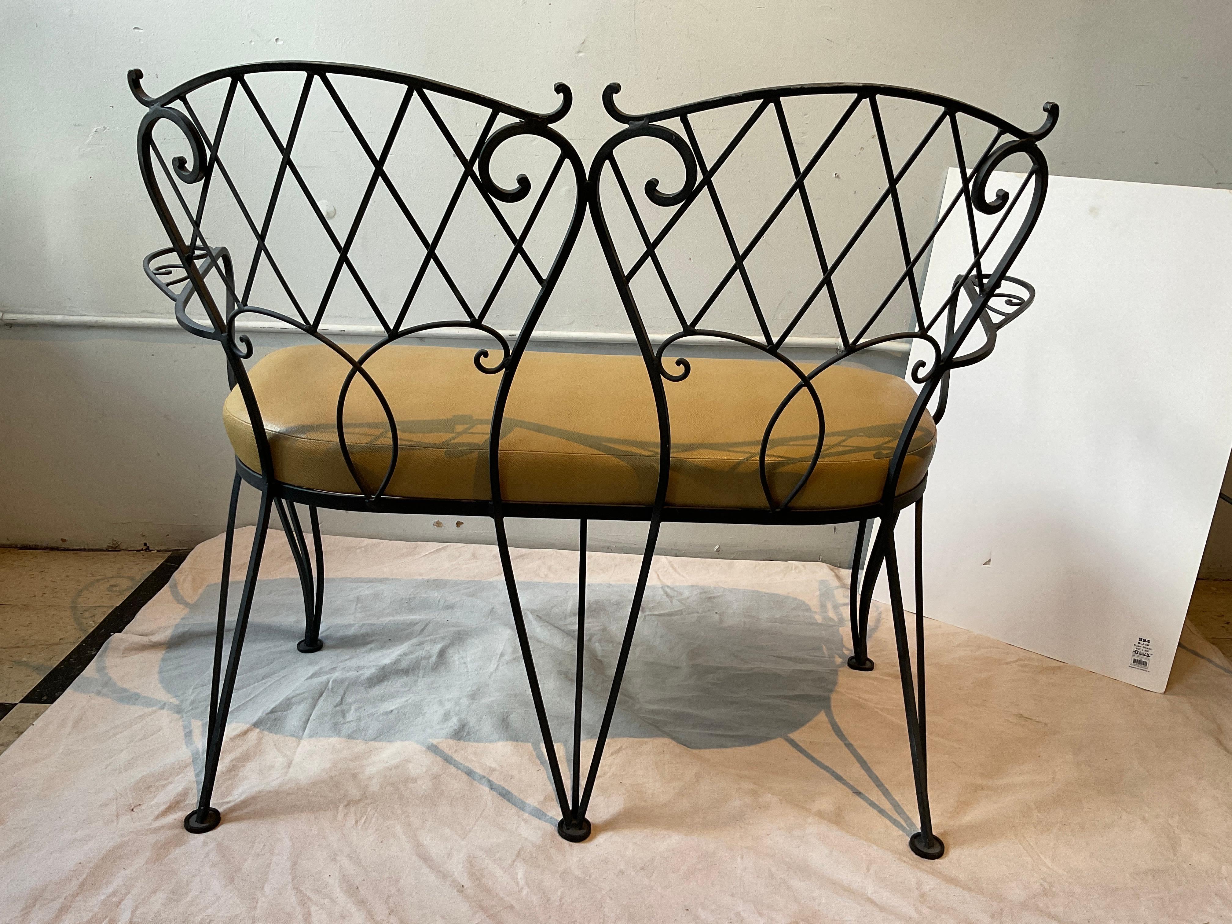 Ferro Three Piece Iron Garden Set.    Settee And Pair Of Chairs. in vendita