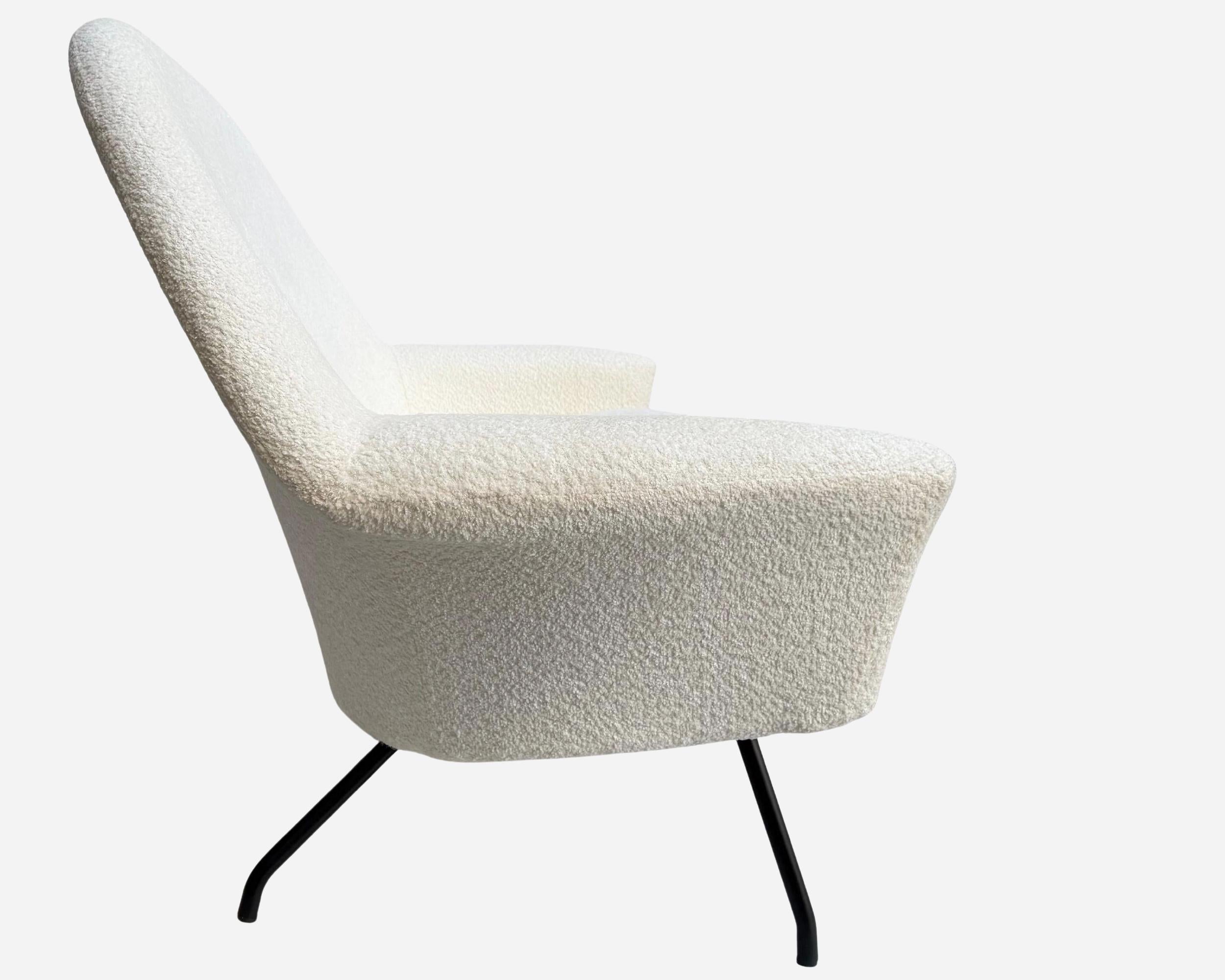 Juego de salón de tres piezas modelo 770 de Joseph-André Motte, Steiner, hacia 1958 Lacado en venta