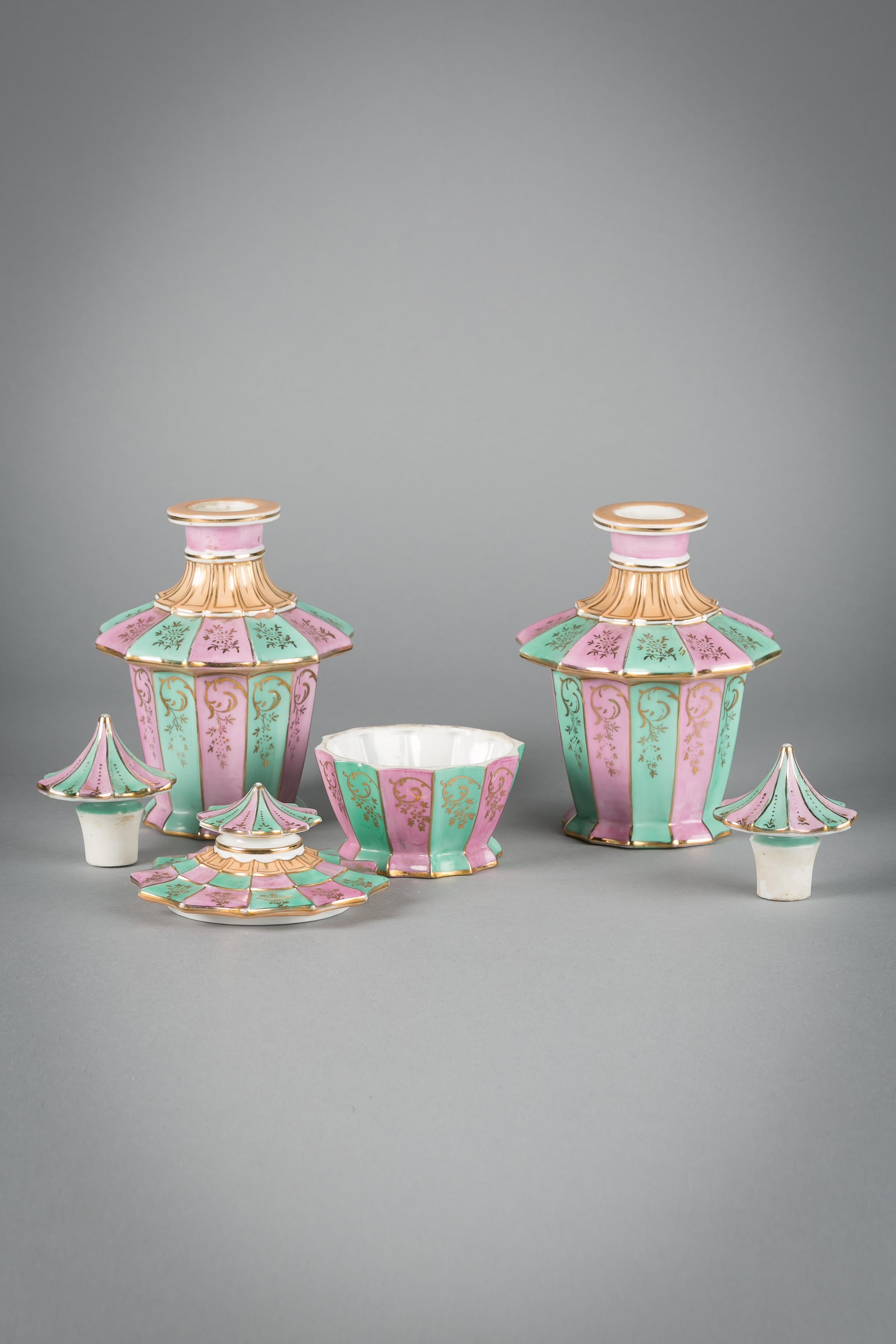 Three-piece Paris porcelain vanity set, circa 1900.