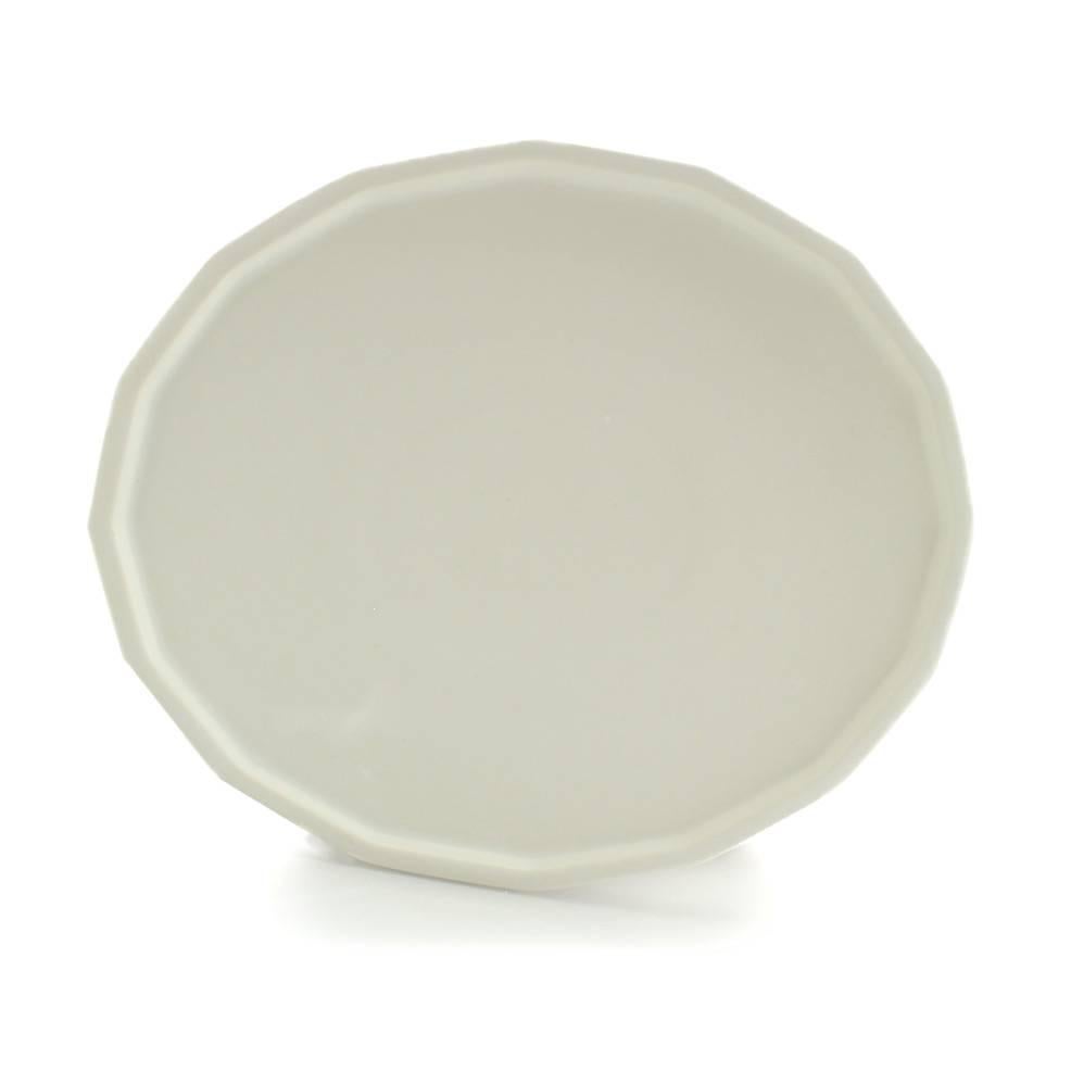contemporary white dinnerware