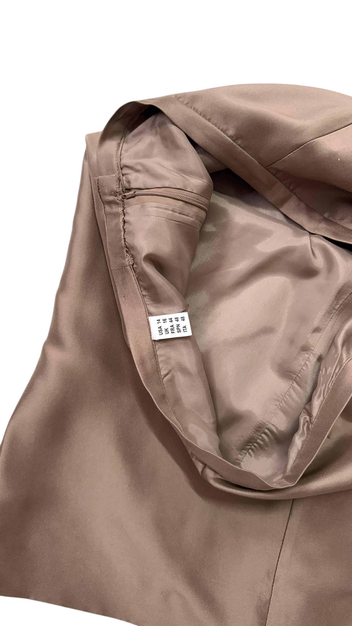 Three-Piece Striped Silk Ensemble in Rose Gold by Elite - We pay for import duty in vendita 8