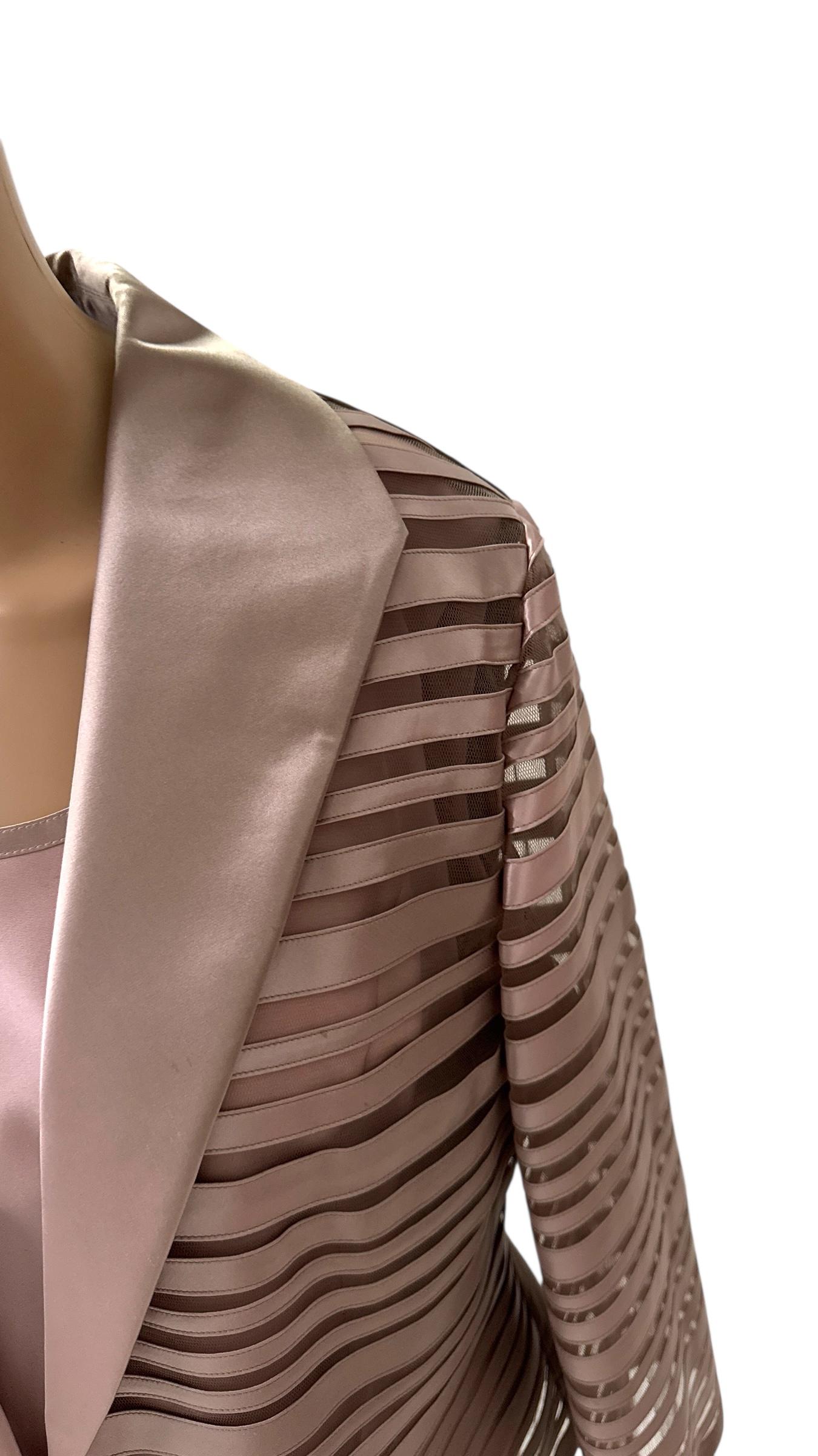 Three-Piece Striped Silk Ensemble in Rose Gold by Elite - We pay for import duty in vendita 13