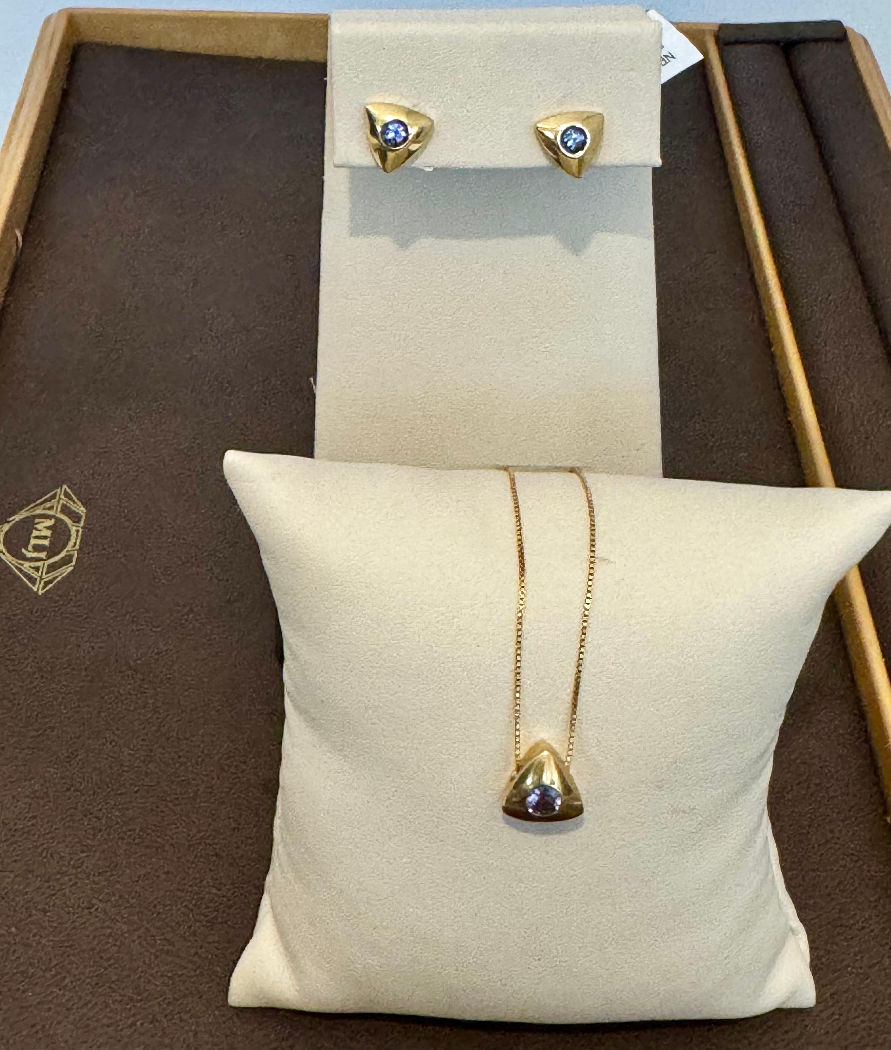 Tanzanite trois pièces  Pendentif et boucles d'oreilles  Or jaune 14 carats avec chaîne en vente 4