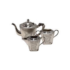 Three-Piece Tea Set with Engraved Japonism Dragons