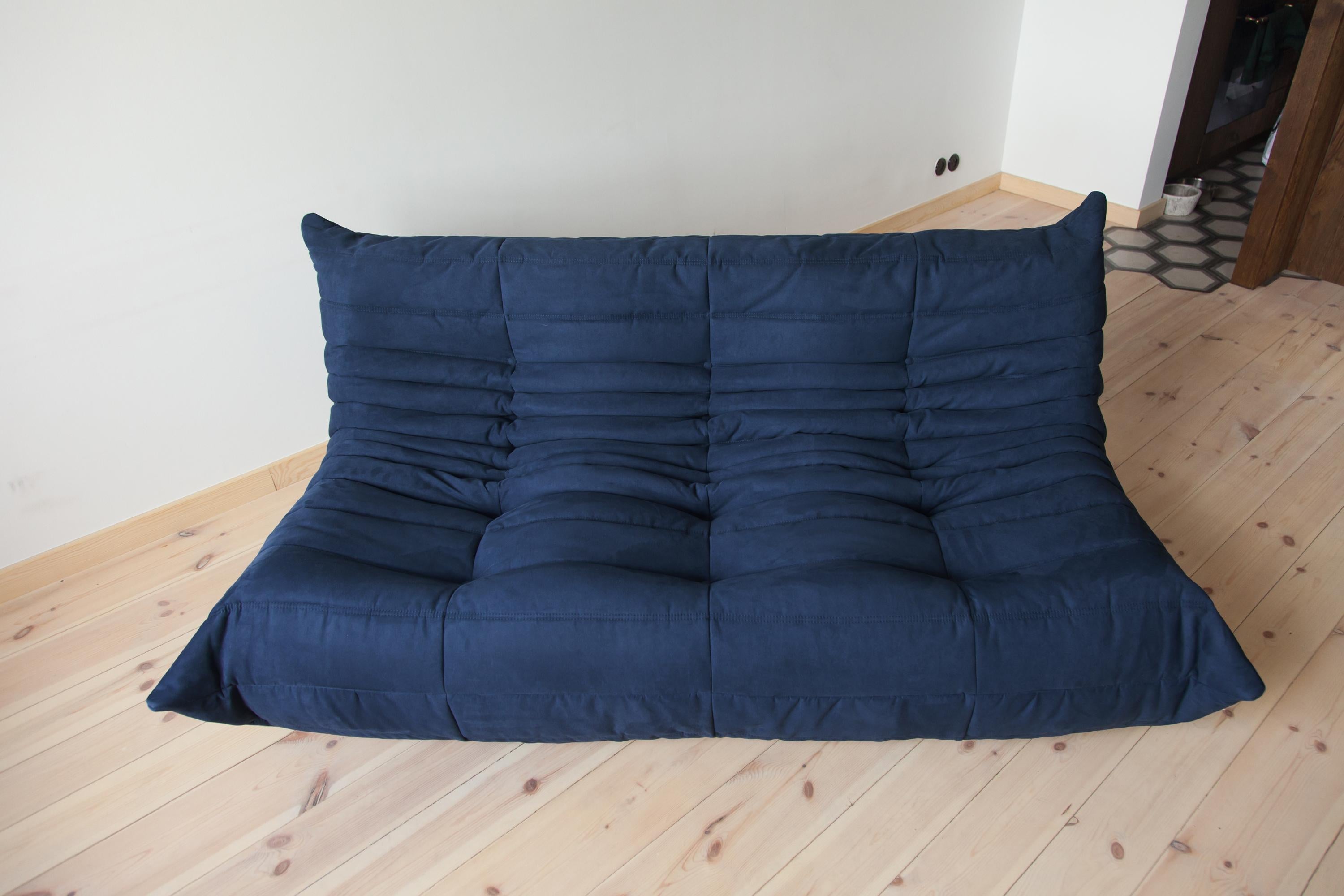 Three-Piece Togo Set, Design by Michel Ducaroy, Manufactured by Ligne Roset For Sale 7