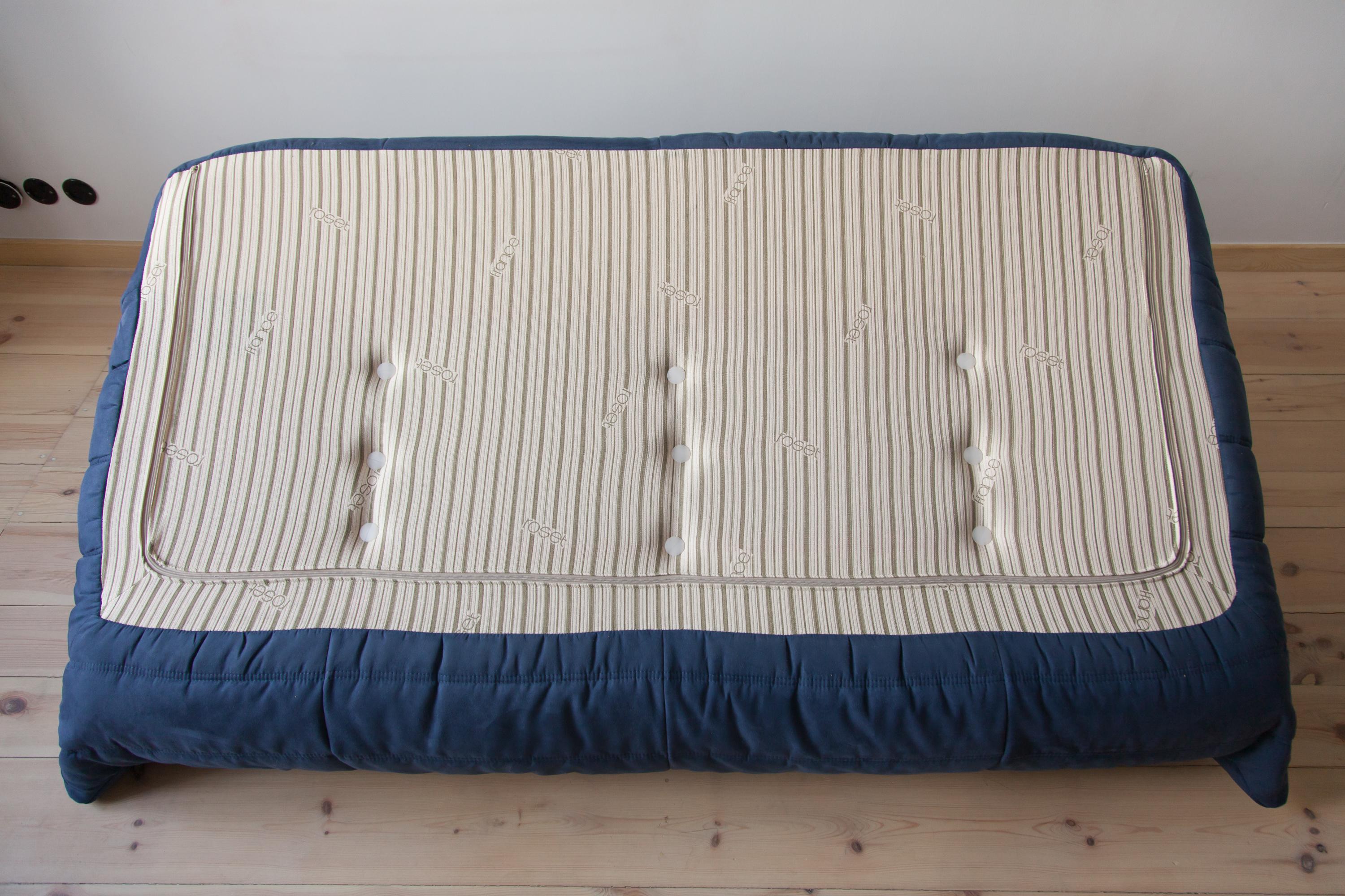 Three-Piece Togo Set, Design by Michel Ducaroy, Manufactured by Ligne Roset For Sale 13
