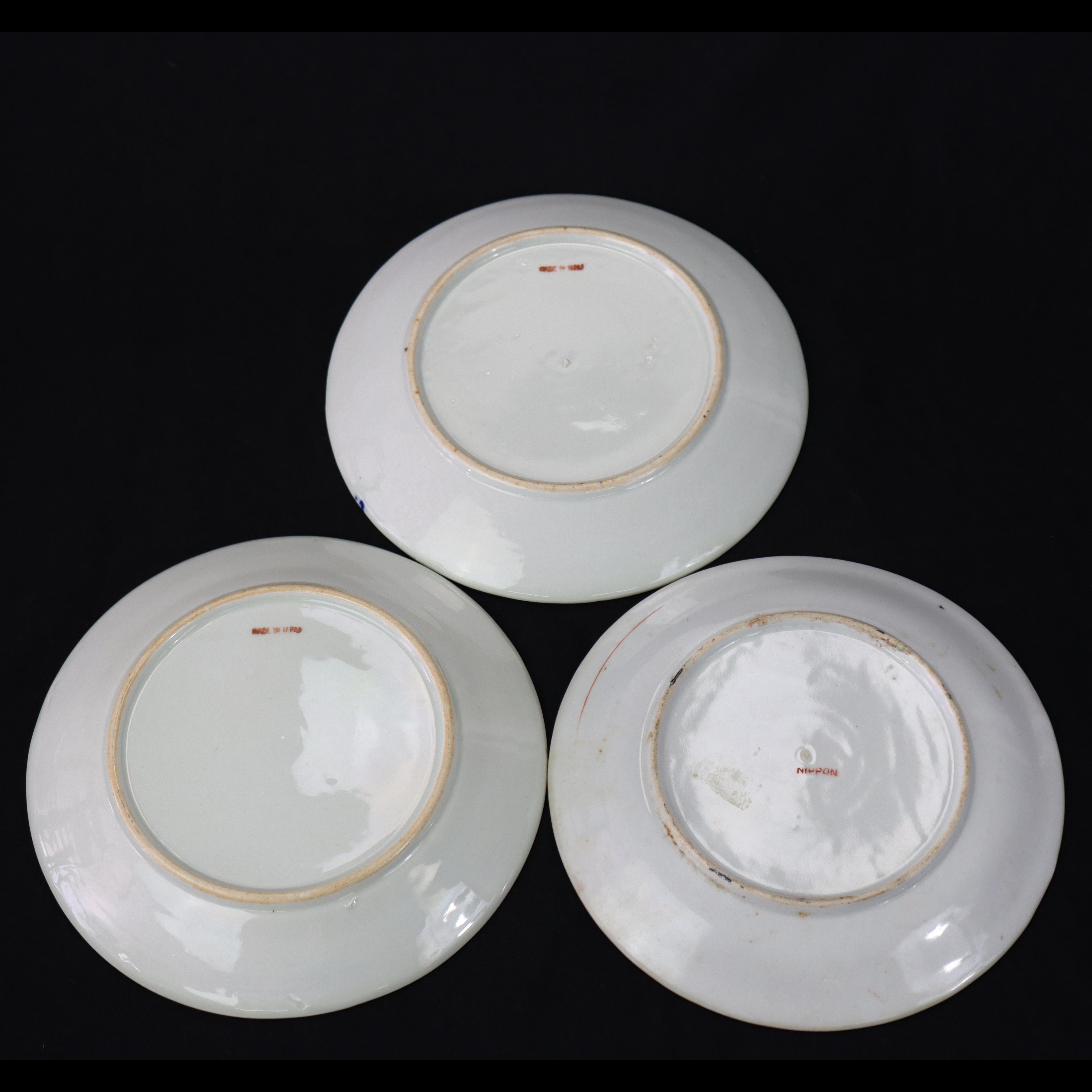 Trois assiettes japonaises anciennes Nippon signées C1930 en vente 6