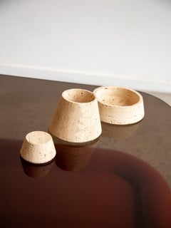 Centre de table en travertin avec coupe gigogne en trois pièces par Fratelli Mannelli
