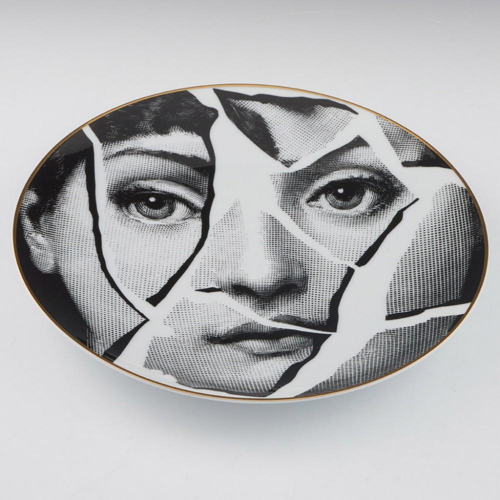Piatti Fornasetti Tema e Variazioni di Rosenthal anni '80 in vendita 2