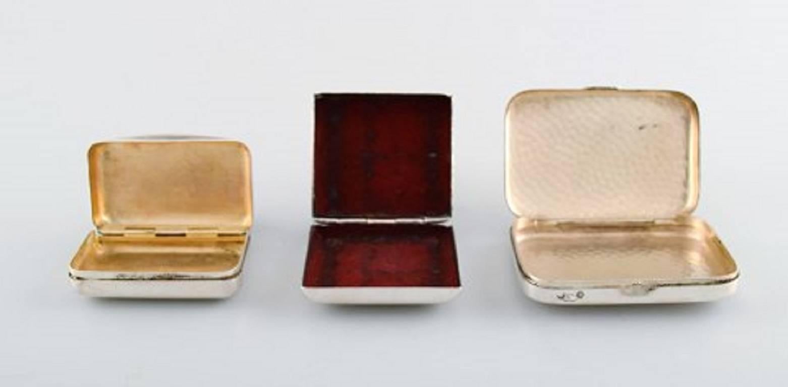 Three Pill Boxes in Silver, Gold-Plated, One Lined, Early 20th Century In Good Condition In Copenhagen, DK