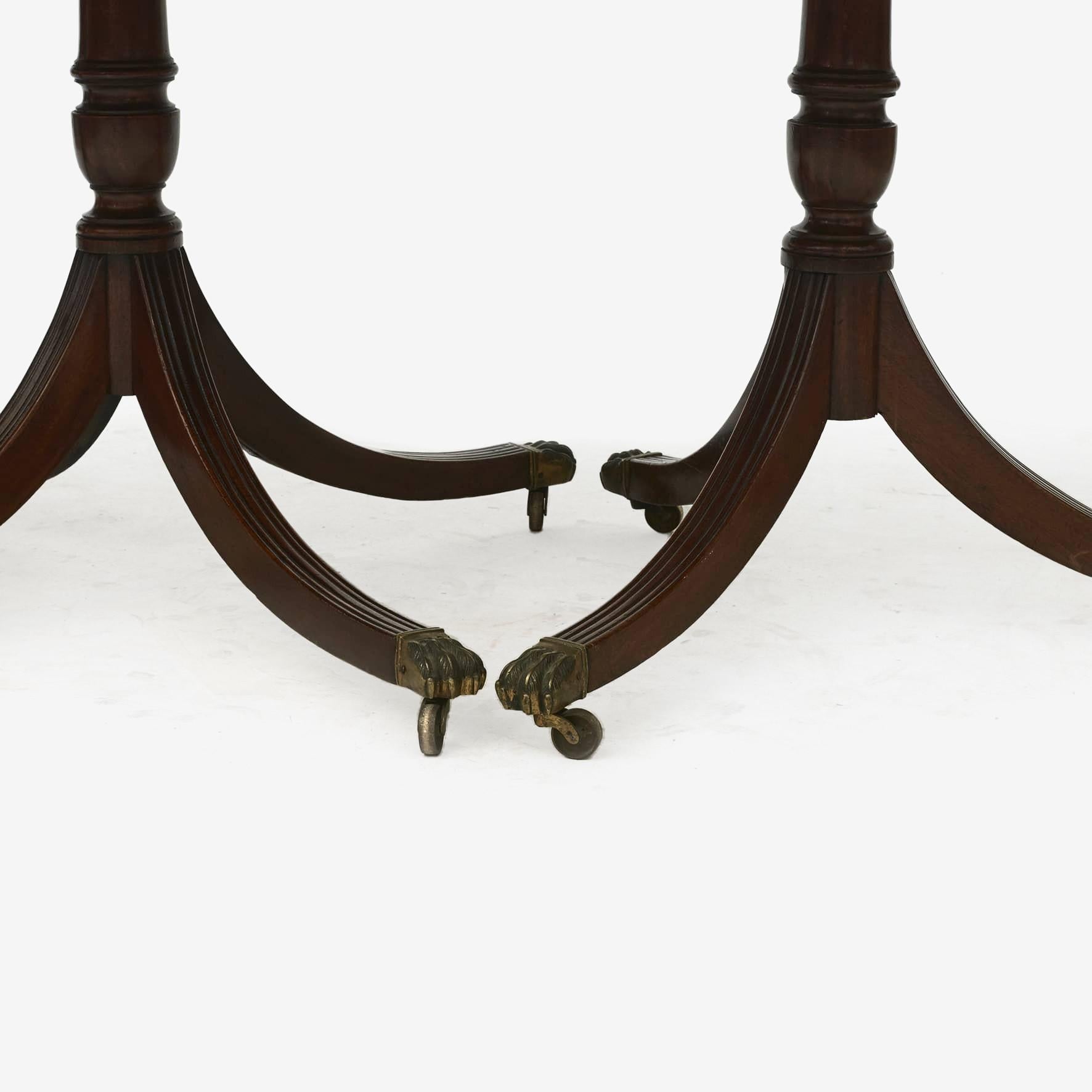 Table à trois piliers de style Regency, environ 1900 en vente 2