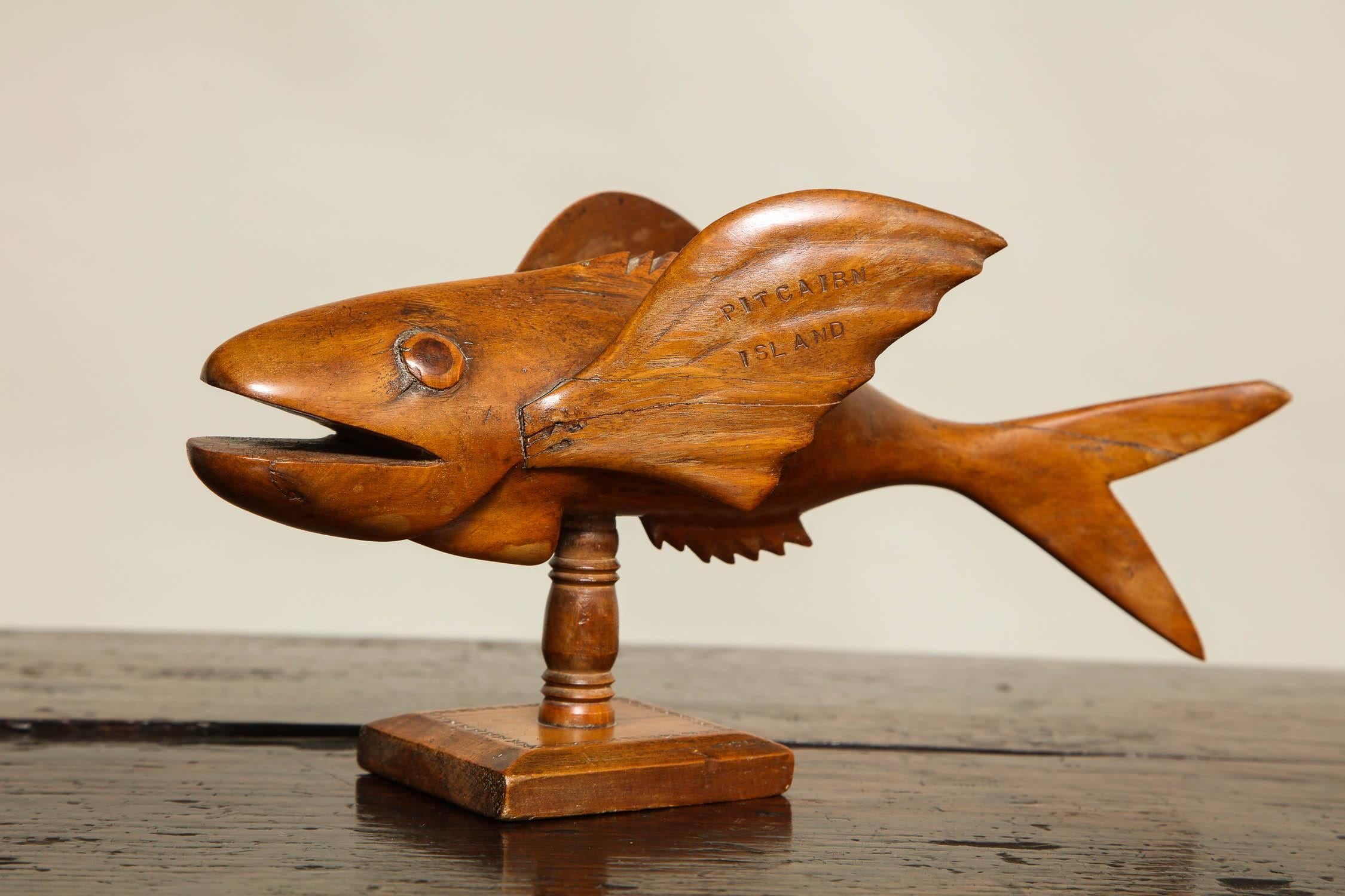Bois Poisson volant sculpté